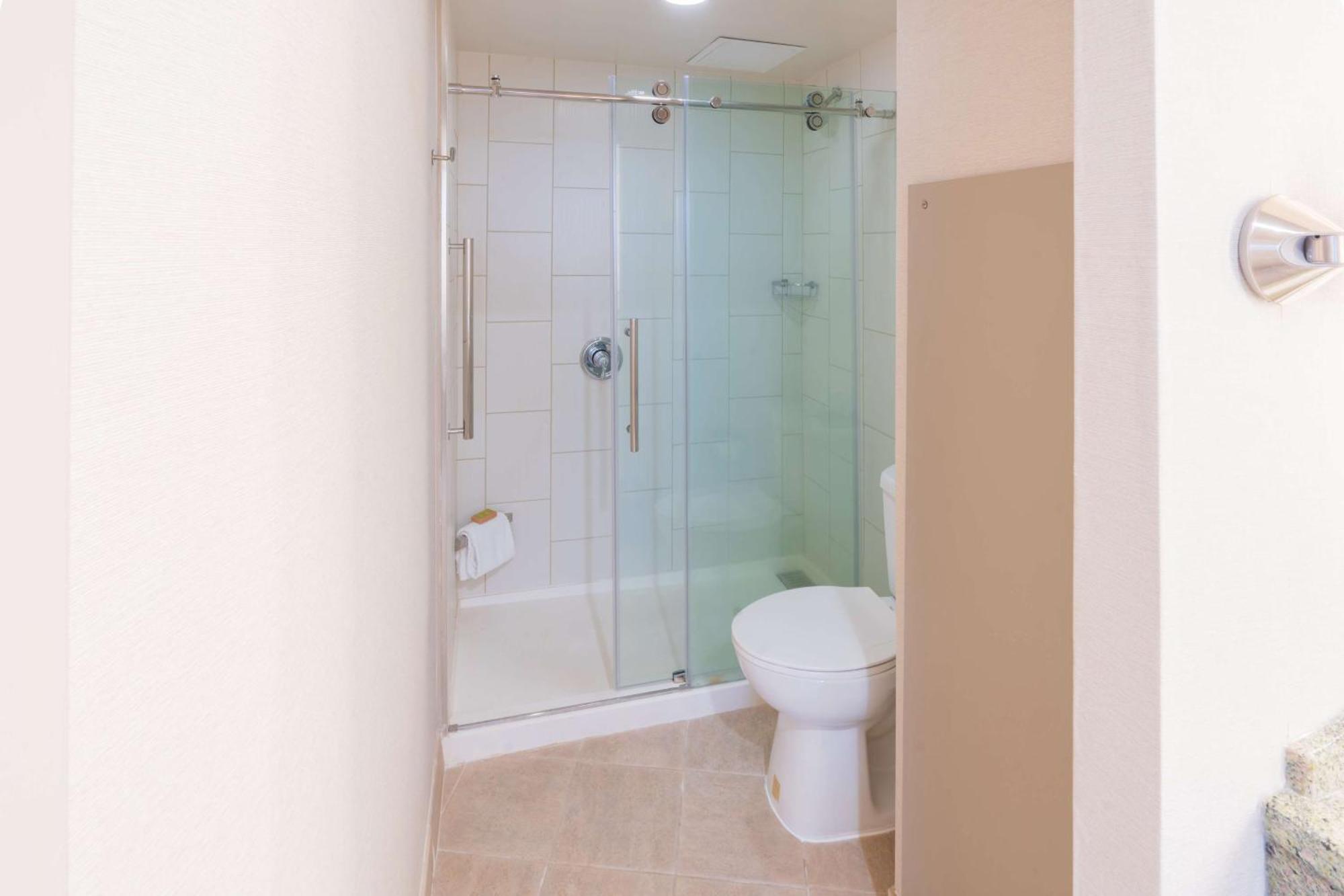 Queen Room with Two Queen Beds,1557460930:JPEG