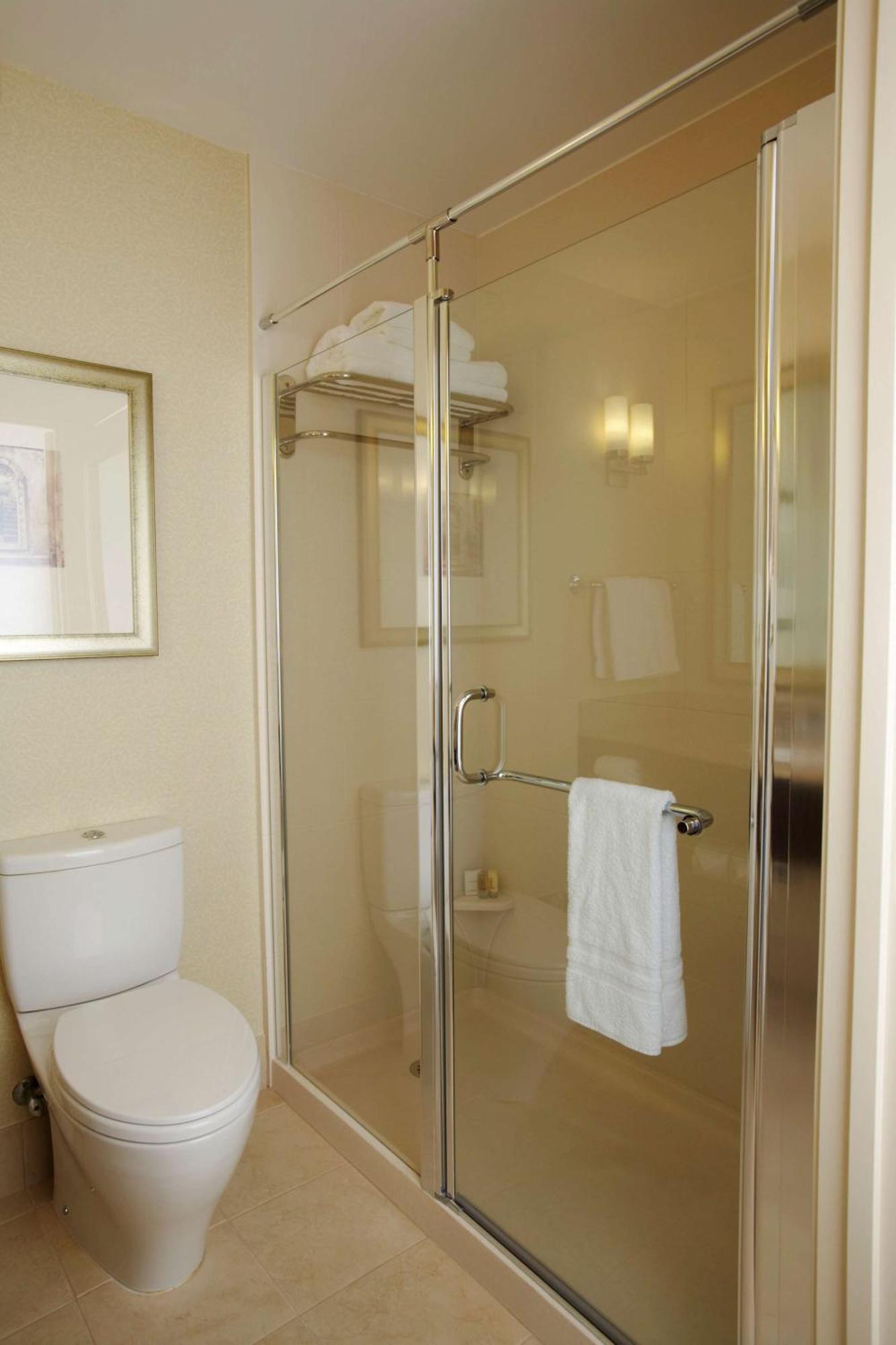 King Room with King Bed - Non-Smoking
