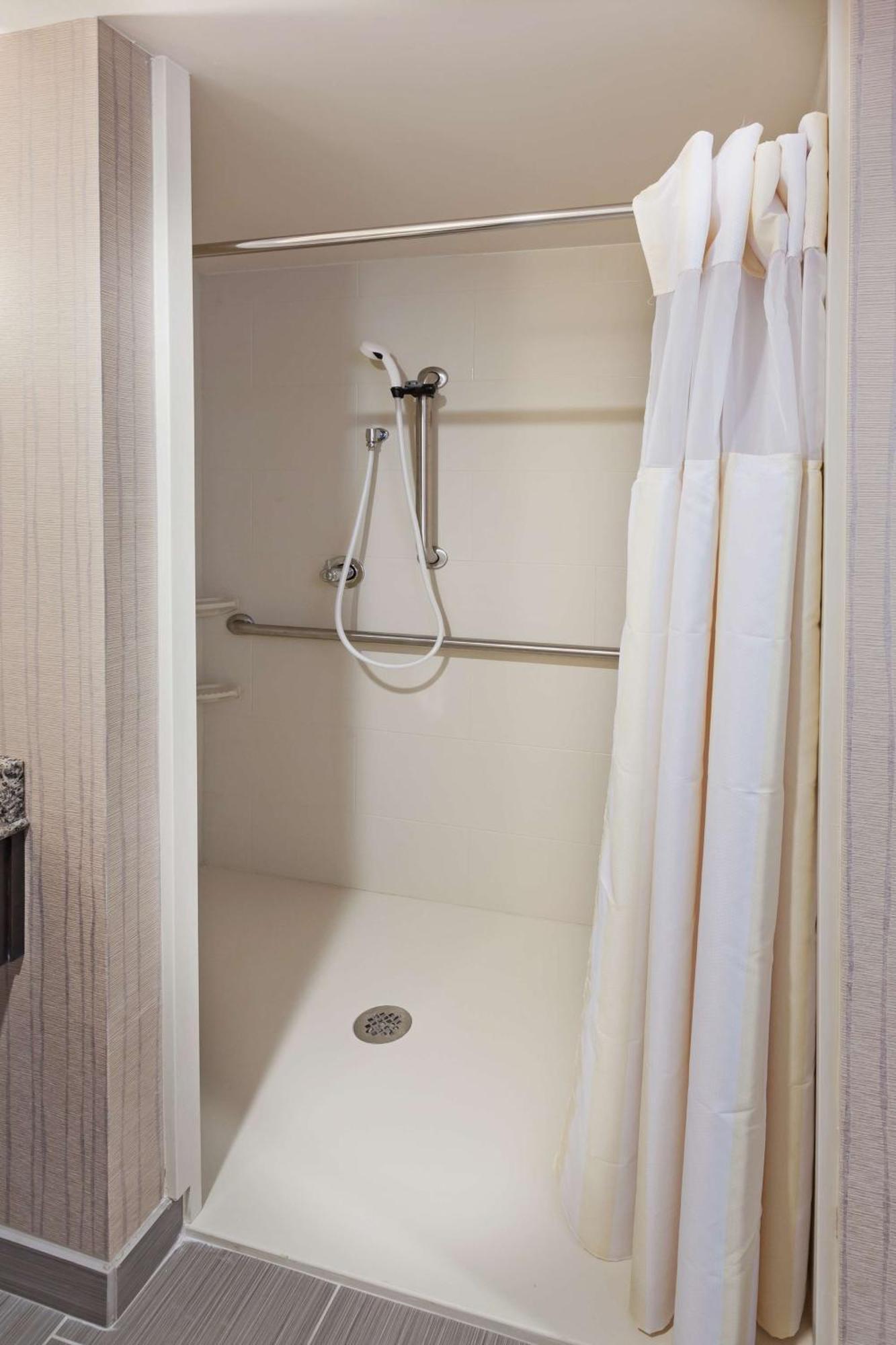 King Room - Disability Access/Non-Smoking