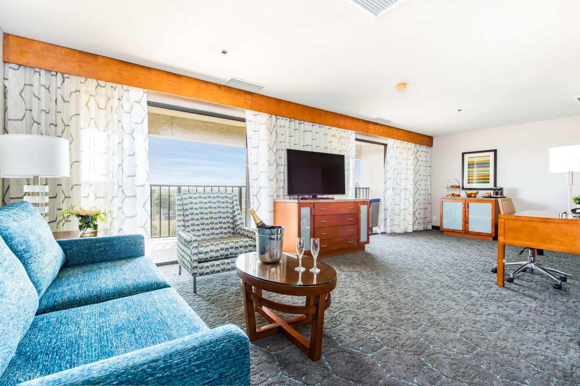 Executive King Suite - Non-Smoking
