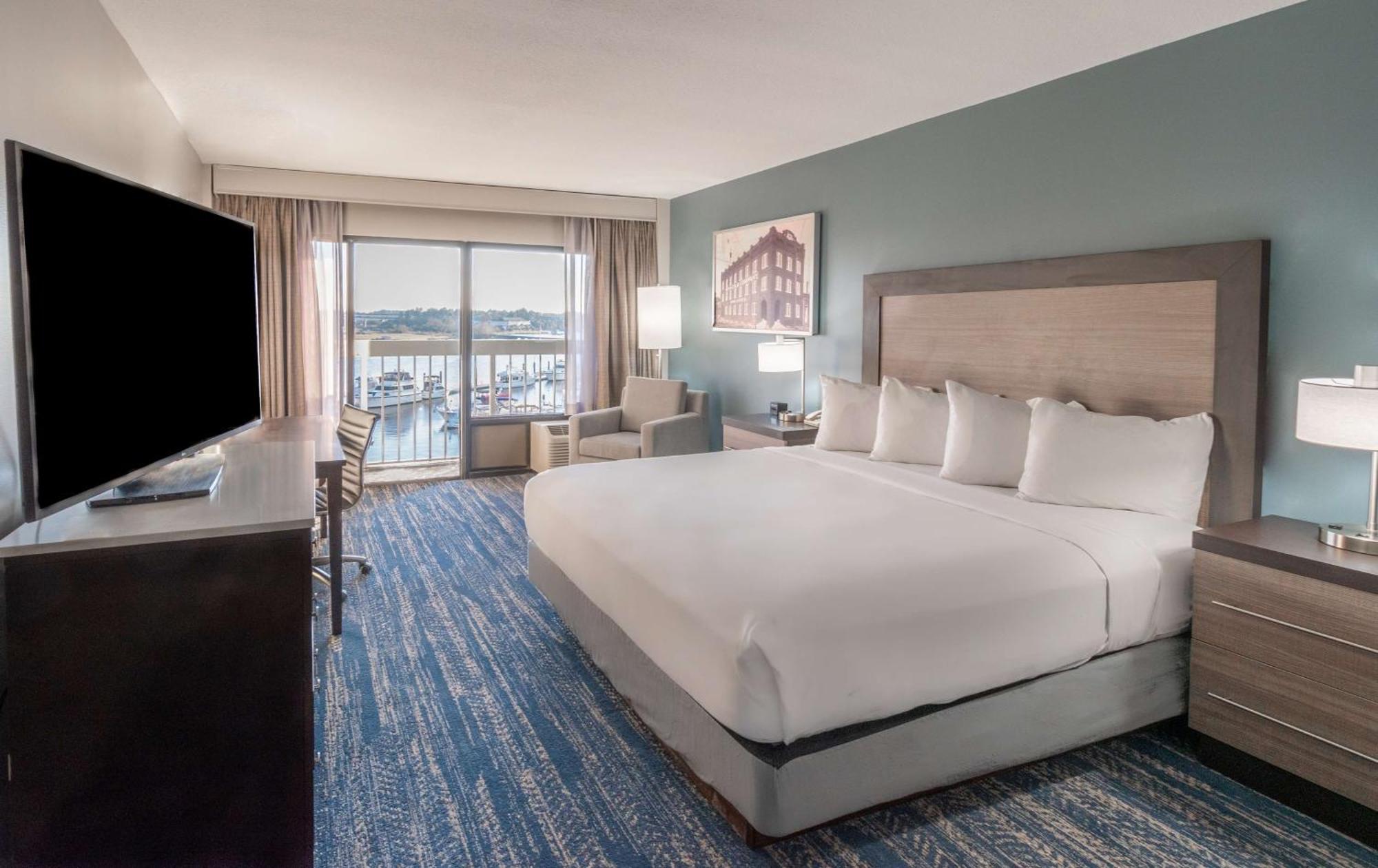 One-Bedroom King Suite with River View,1557474577:JPEG