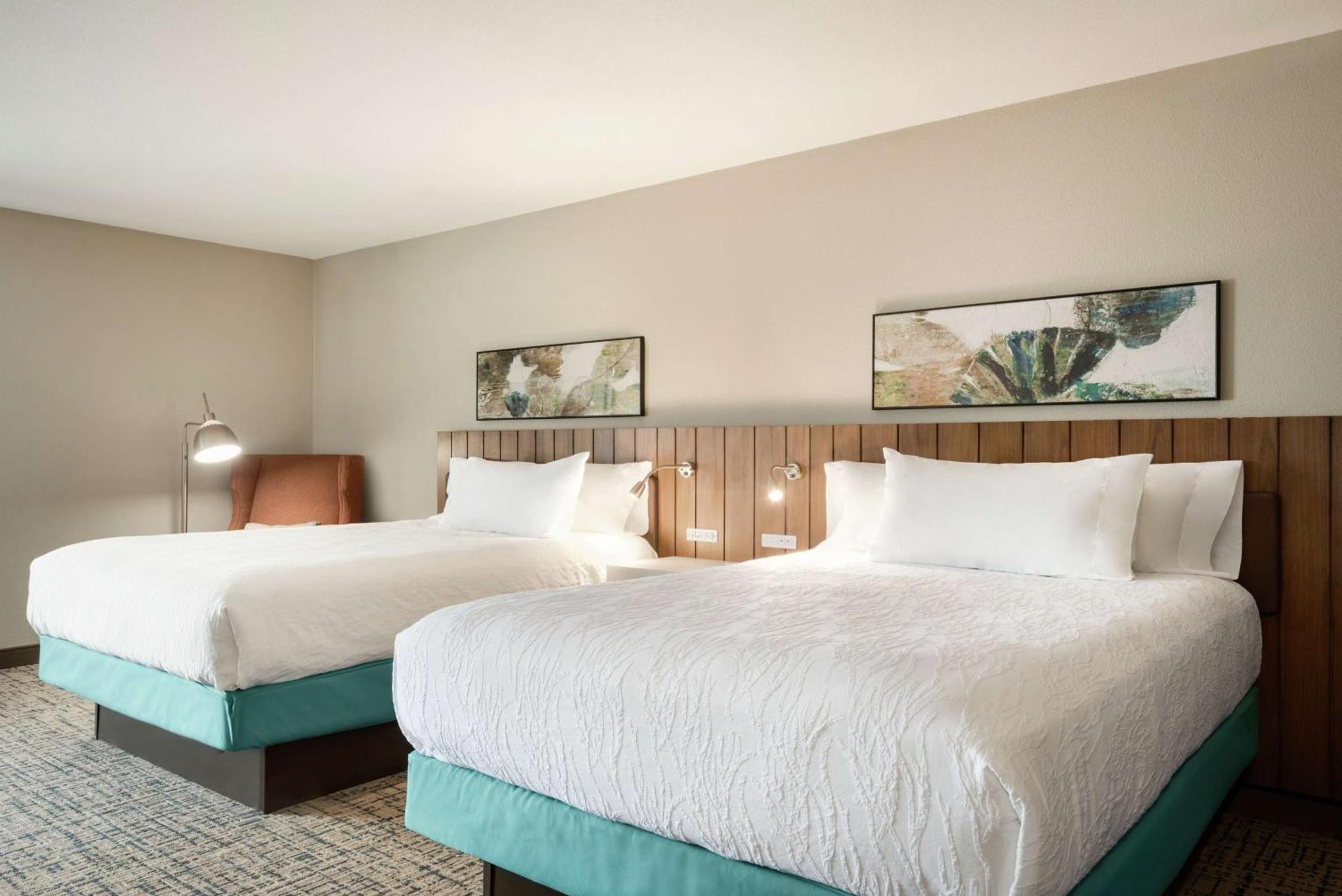 Queen Room with Two Queen Beds - Mobility and Hearing Access,1557813031:JPEG