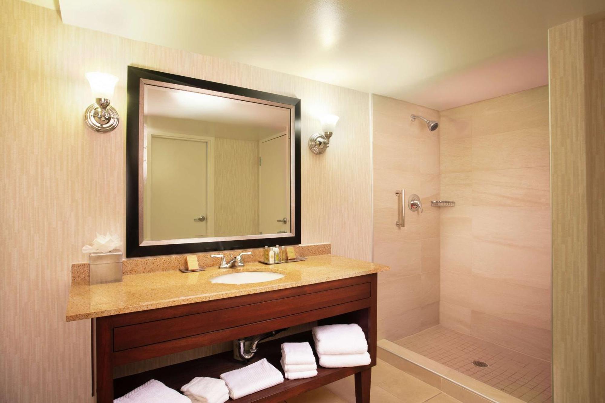 Queen Room with Two Queen Beds - Hearing Access
