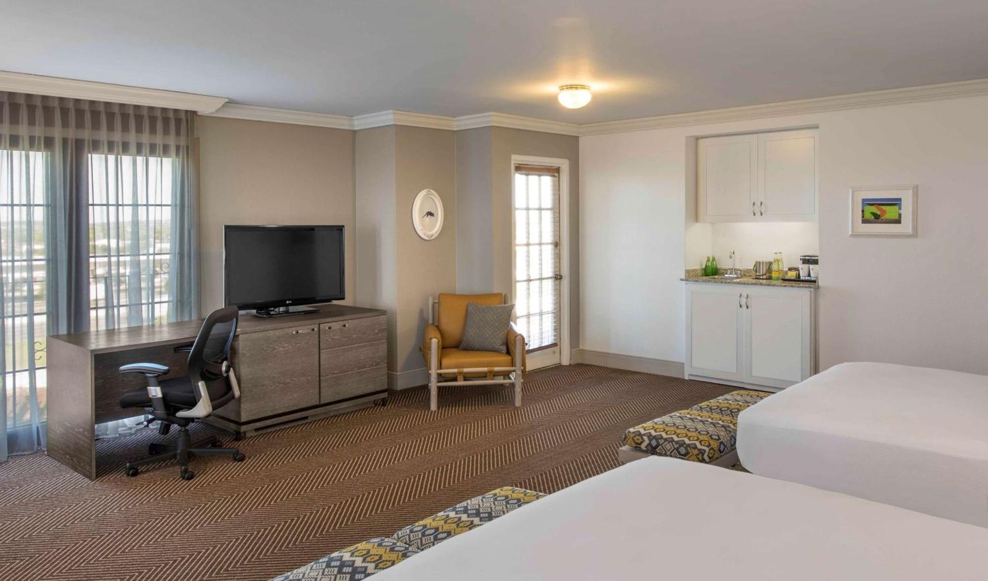 Premium Double Room with Two Double Beds - Non-Smoking,1557824584:JPEG