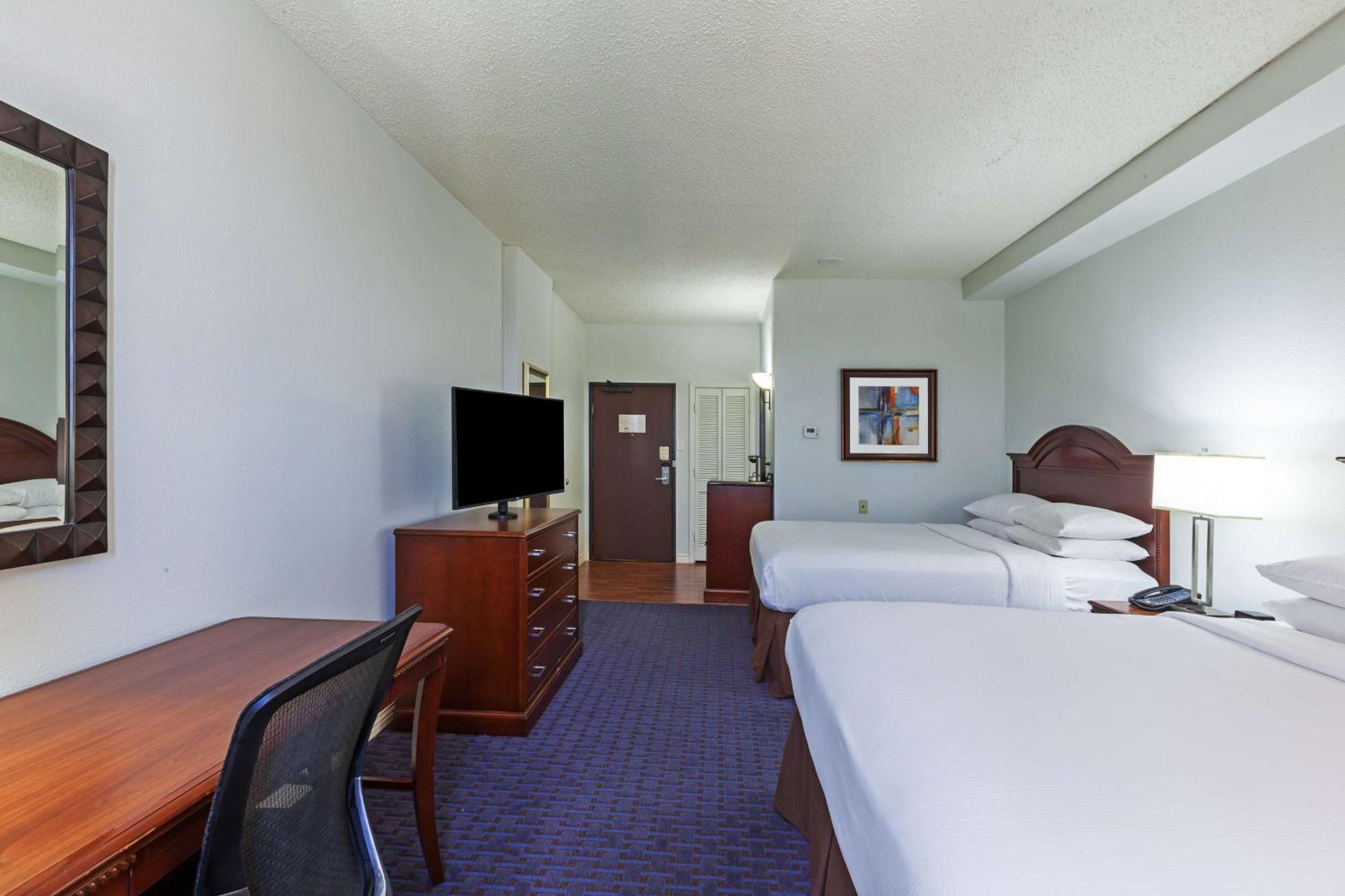 Deluxe Queen Room with Two Queen Beds