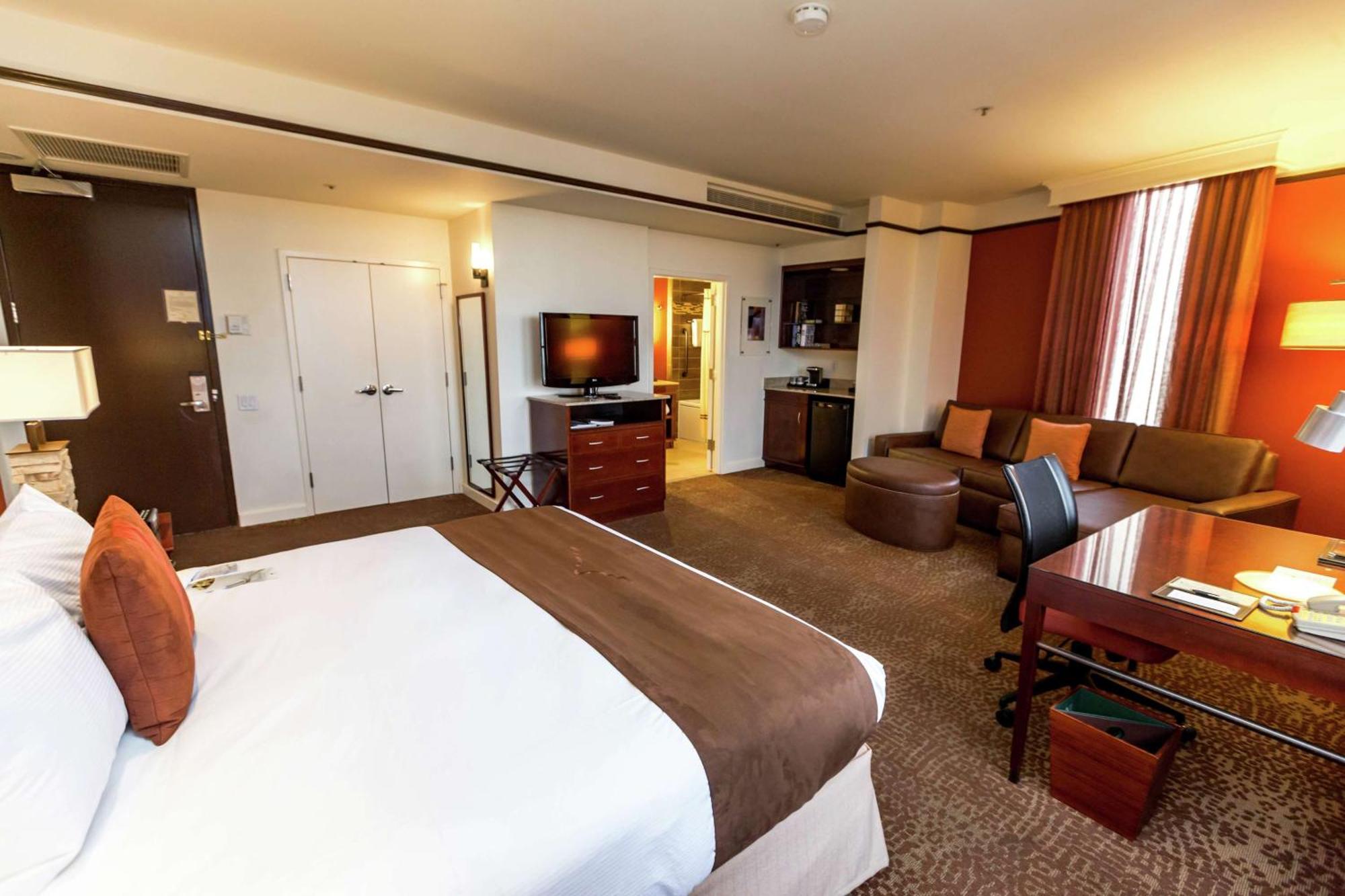 King Room with Sofa Bed