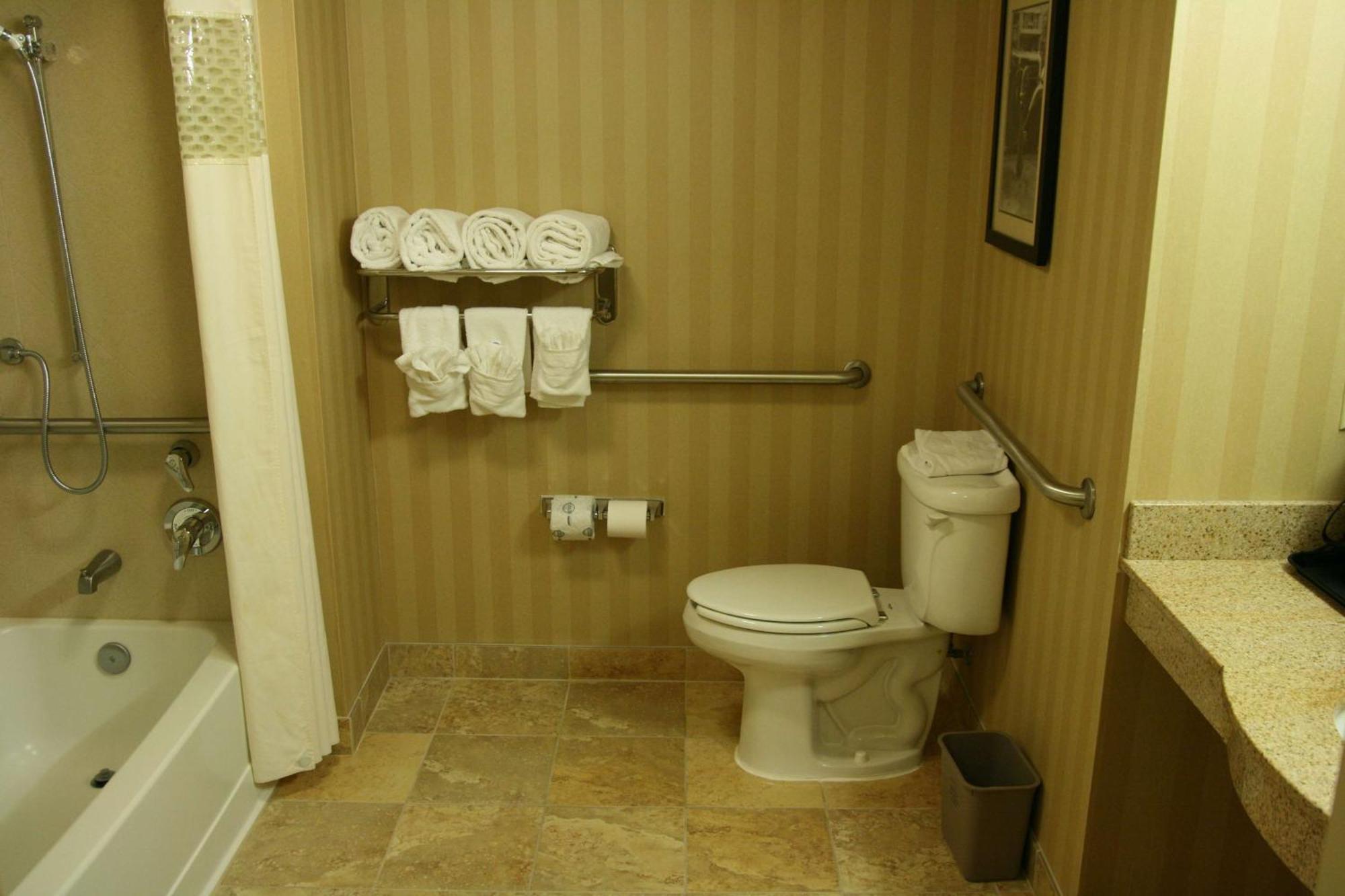 King Room with Accessible Tub - Mobility and Hearing Access/Non-Smoking