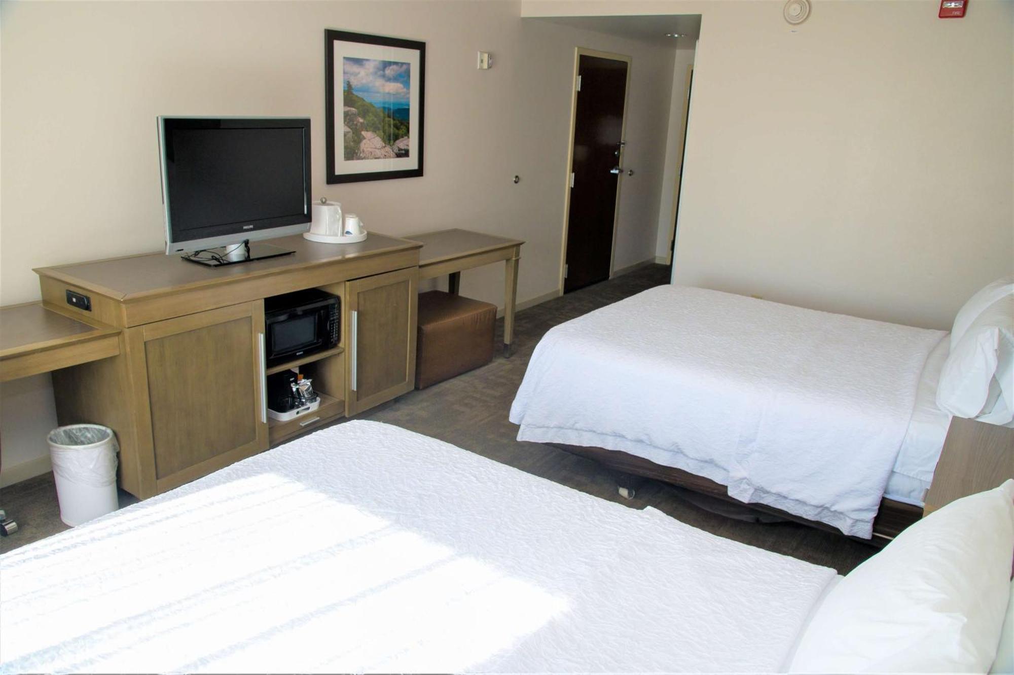 Room with Two Queen Beds - Non-Smoking