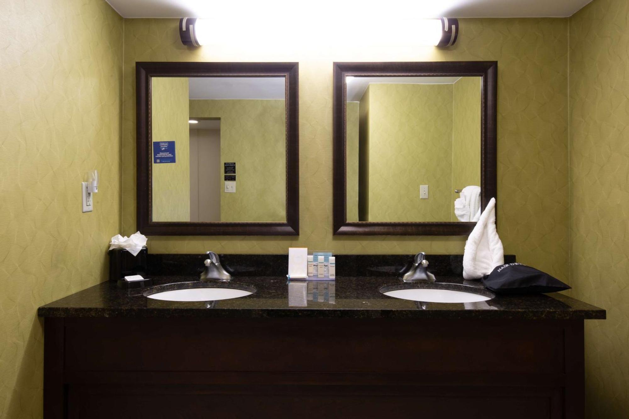 Executive King Suite - Non-Smoking