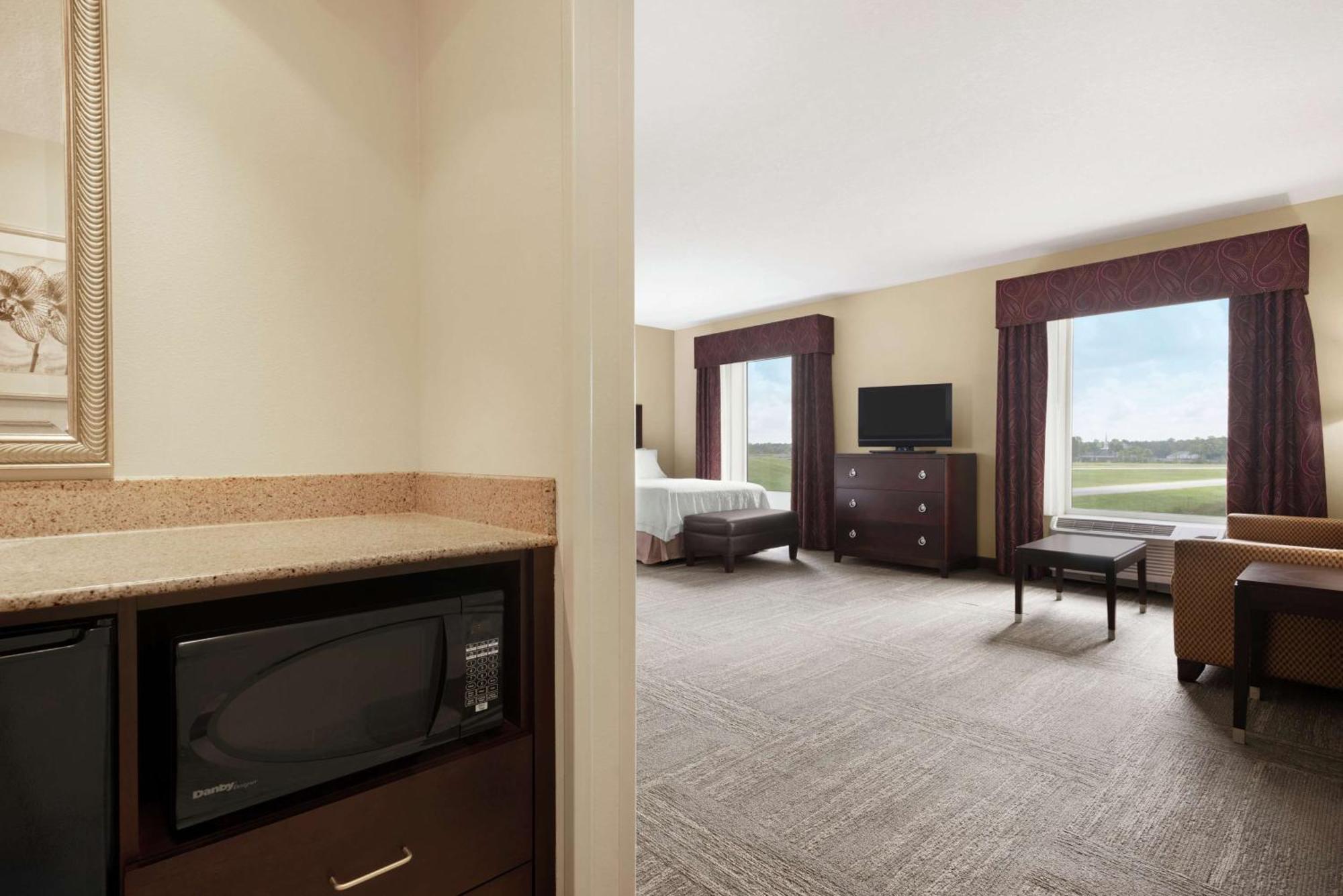 Queen Studio Suite with Two Queen Beds - Non-Smoking