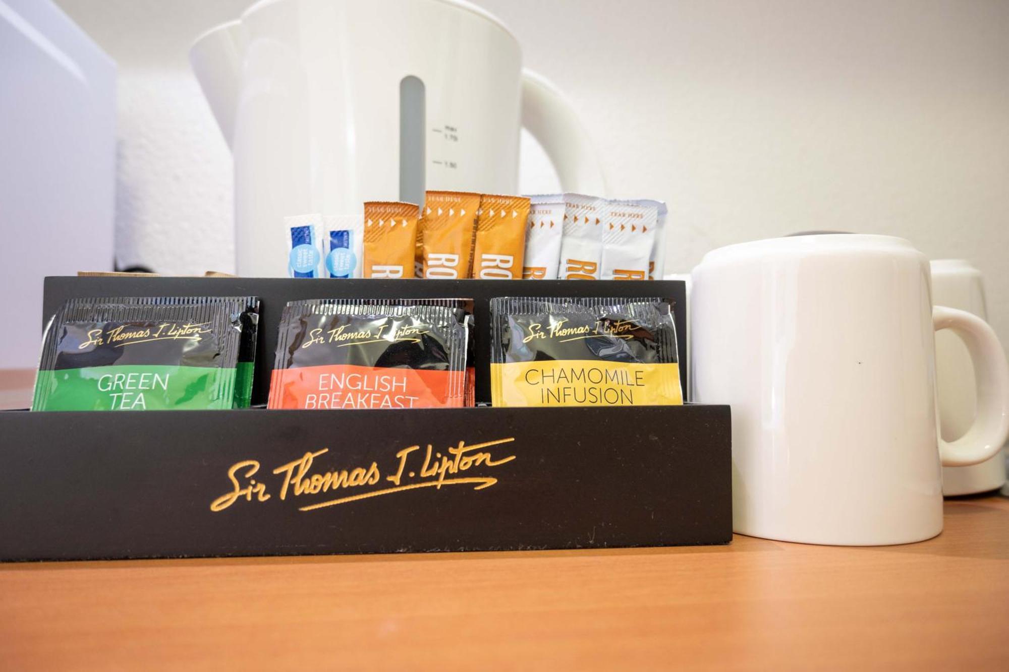 Resort Room,1558328407:JPEG