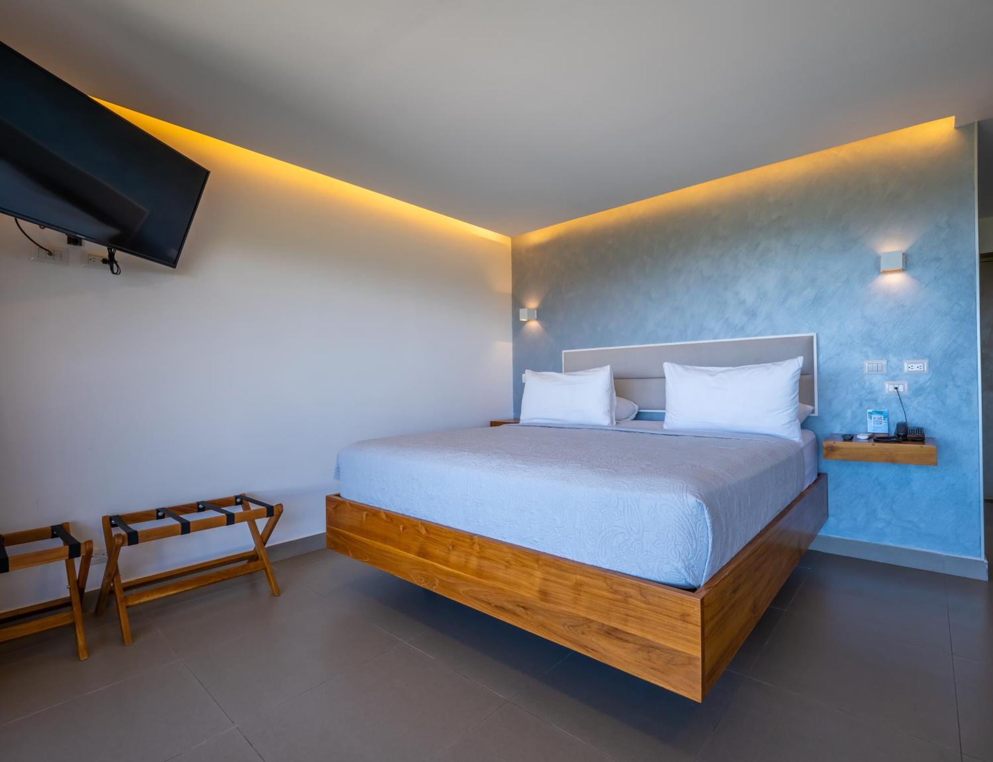 Standard Partial Ocean Sunrise View Room,1558332766:JPEG