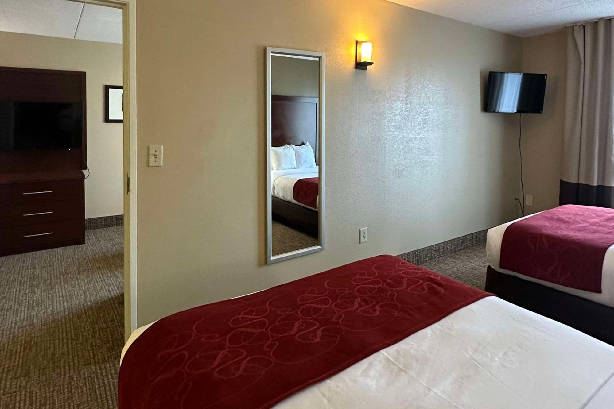 One-Bedroom Suite with Two Queen Beds