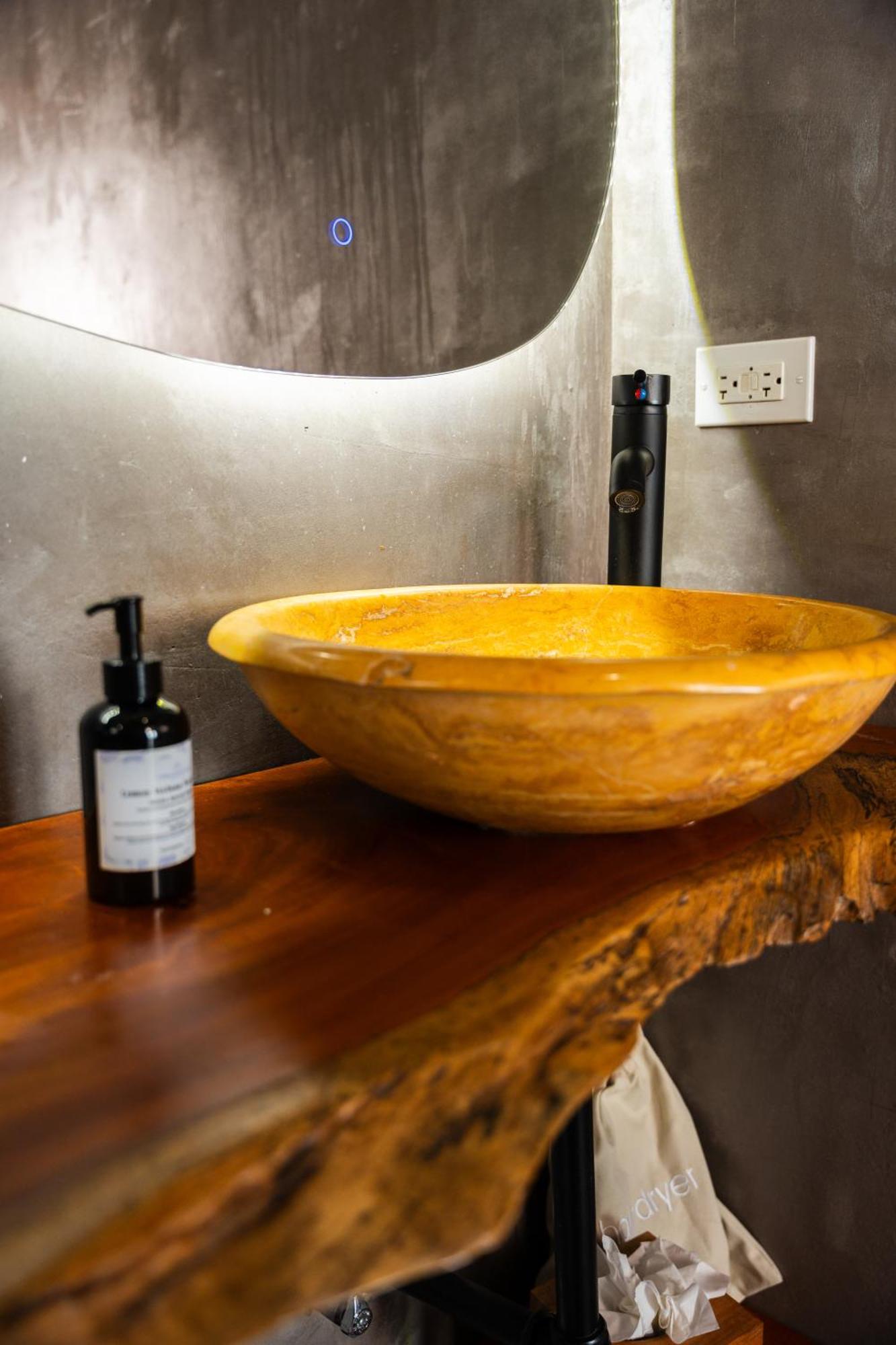 King Room with Sea View,1559712760:JPEG