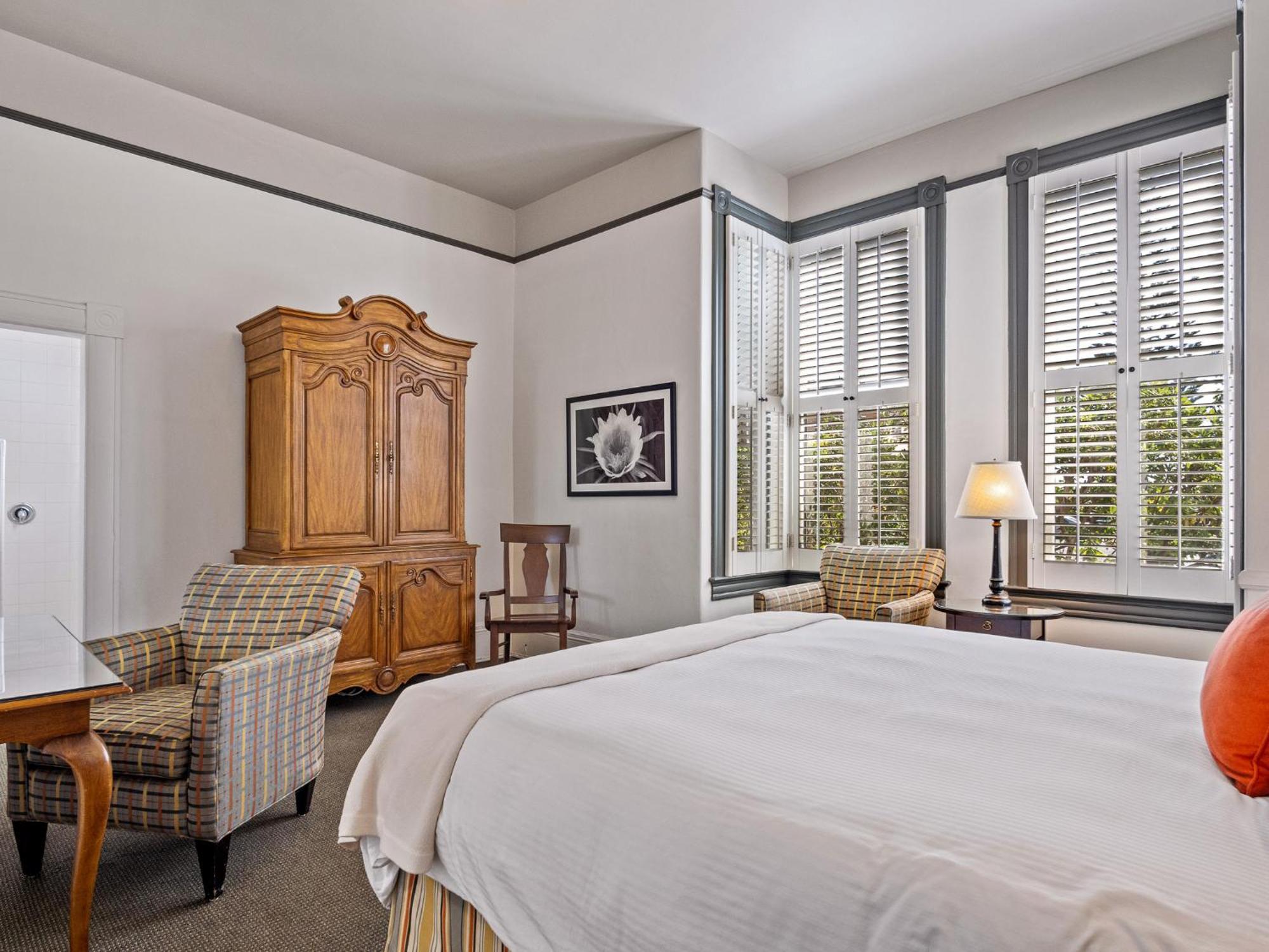 King Room,1565152399:JPEG