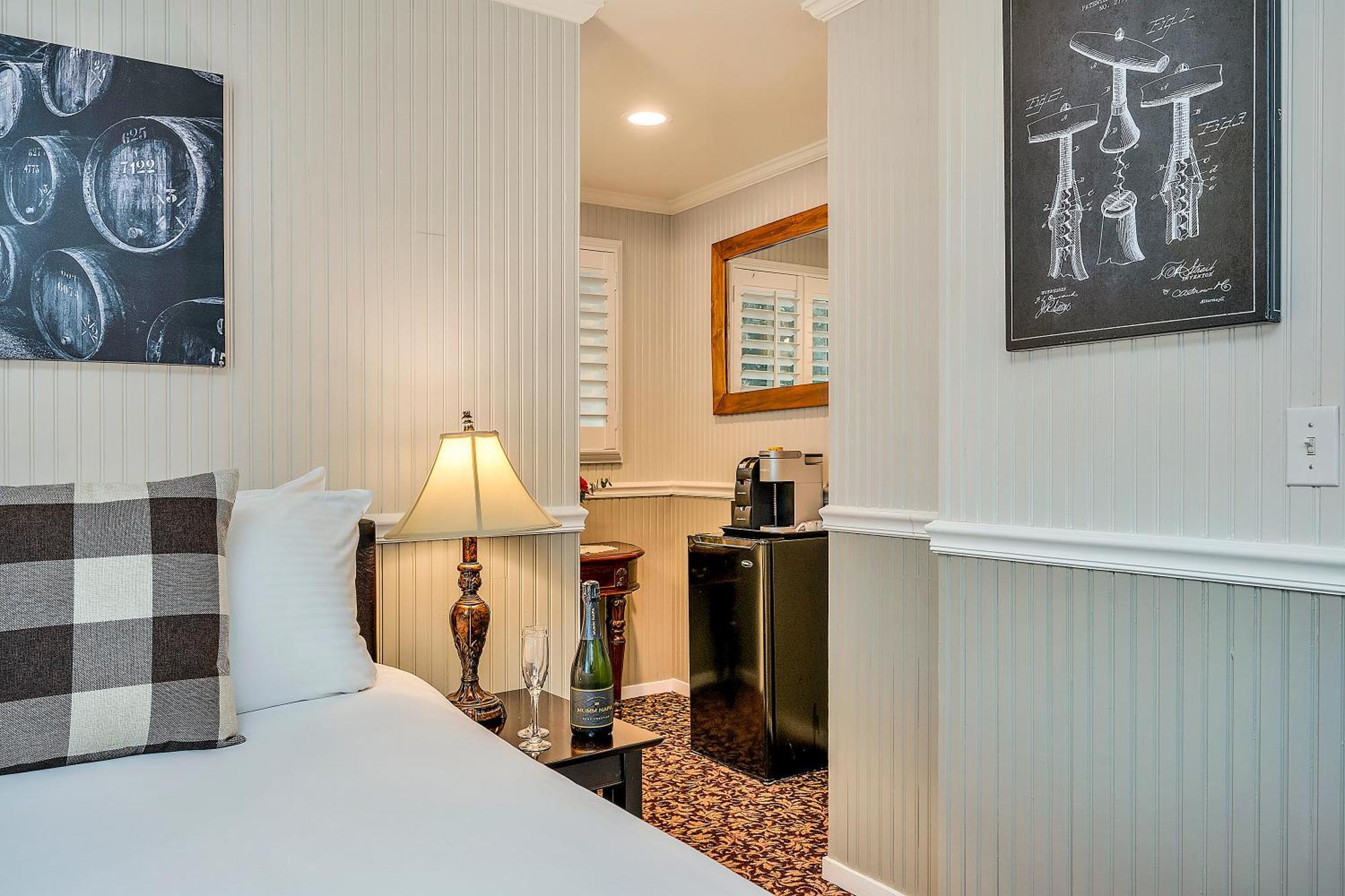 Standard King Room,1566946577:JPEG