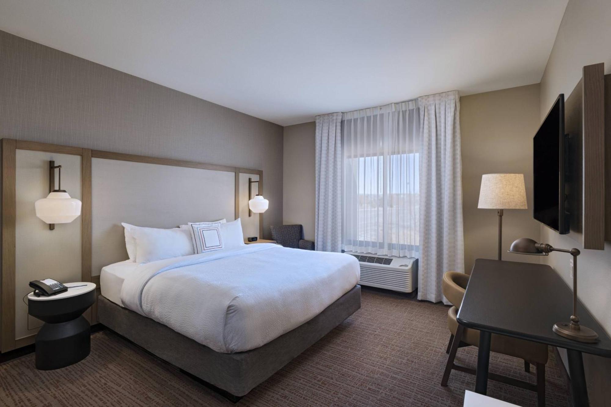 Guest Room, 1 King