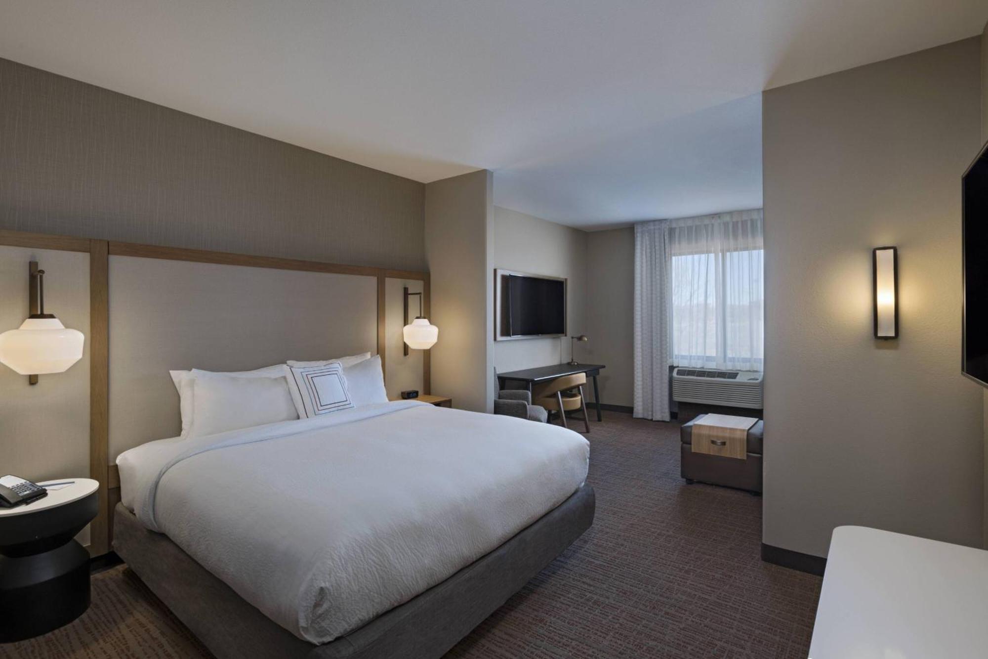 Suite, 1 King, Sofa bed