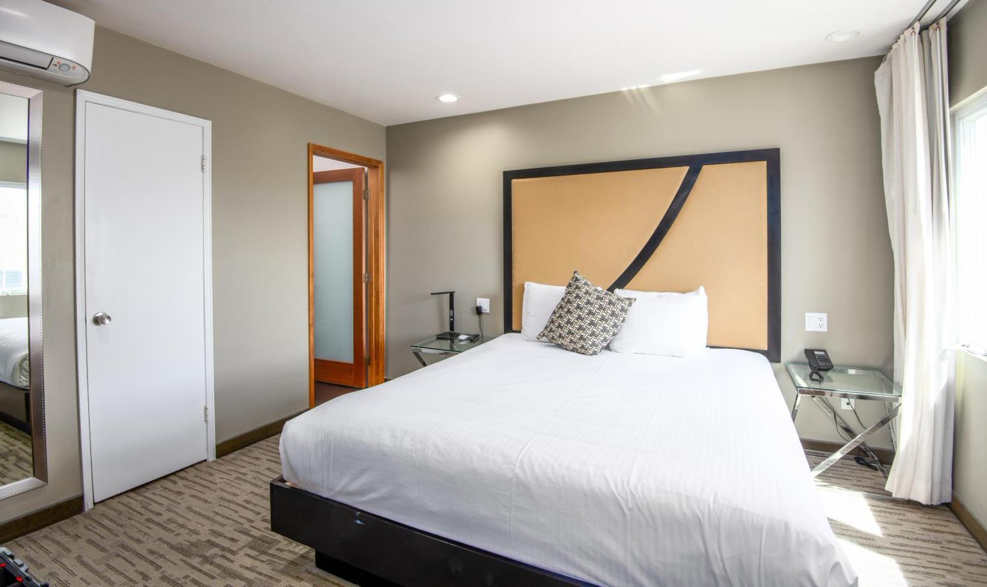 Suite with Kitchen,1572663719:JPEG