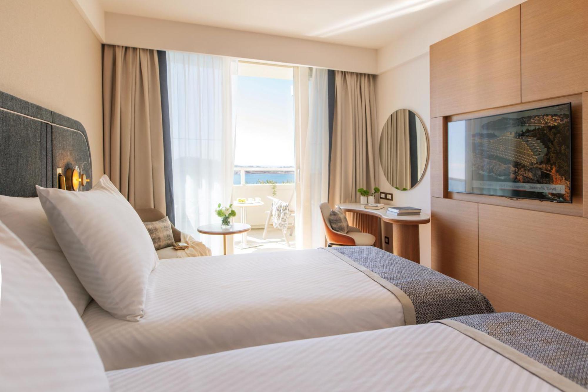 Superior Plus Room with Sea view and Balcony,1574694743:JPEG