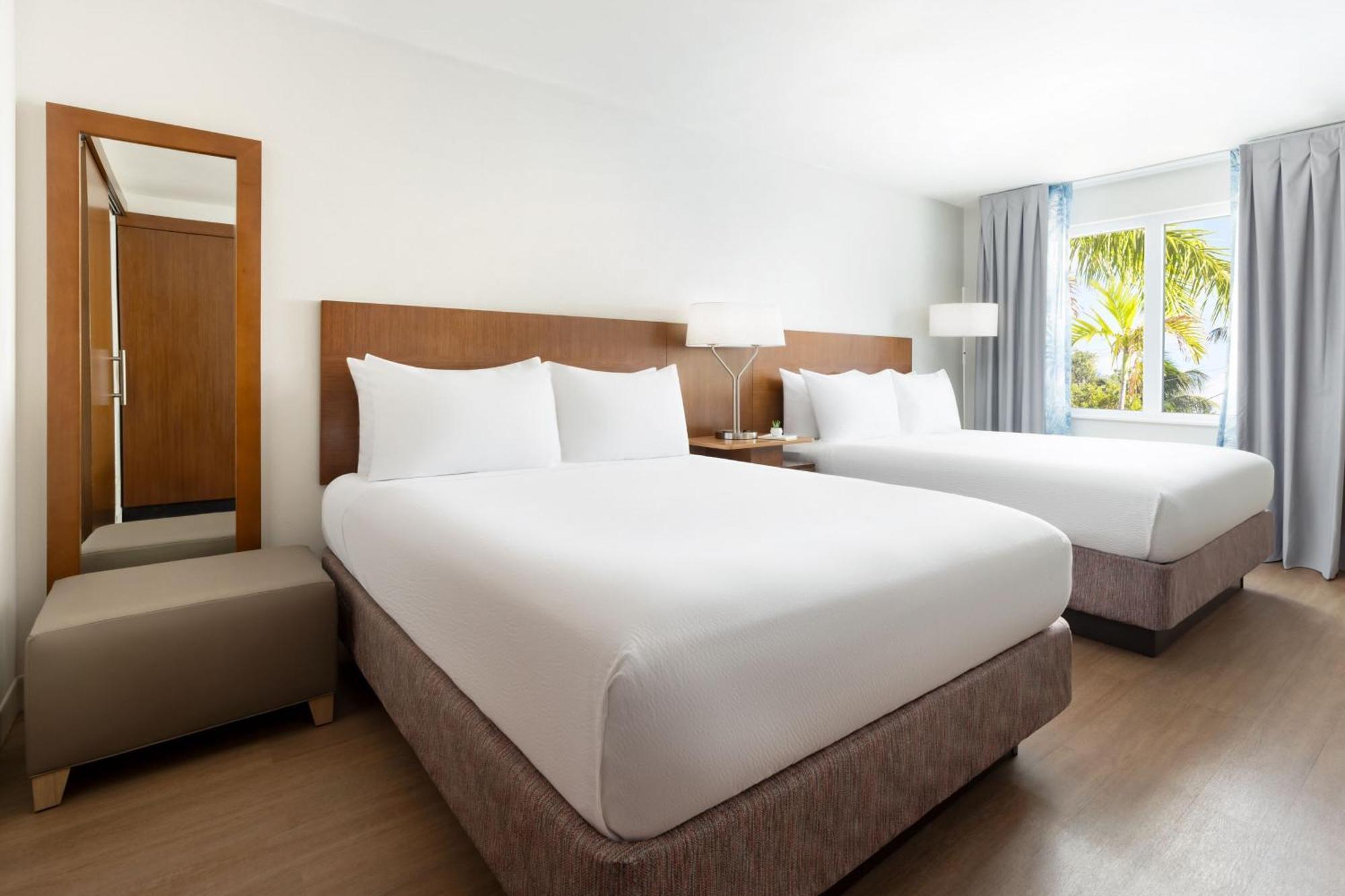 Standard Queen Room with Two Queen Beds,1576700696:JPEG