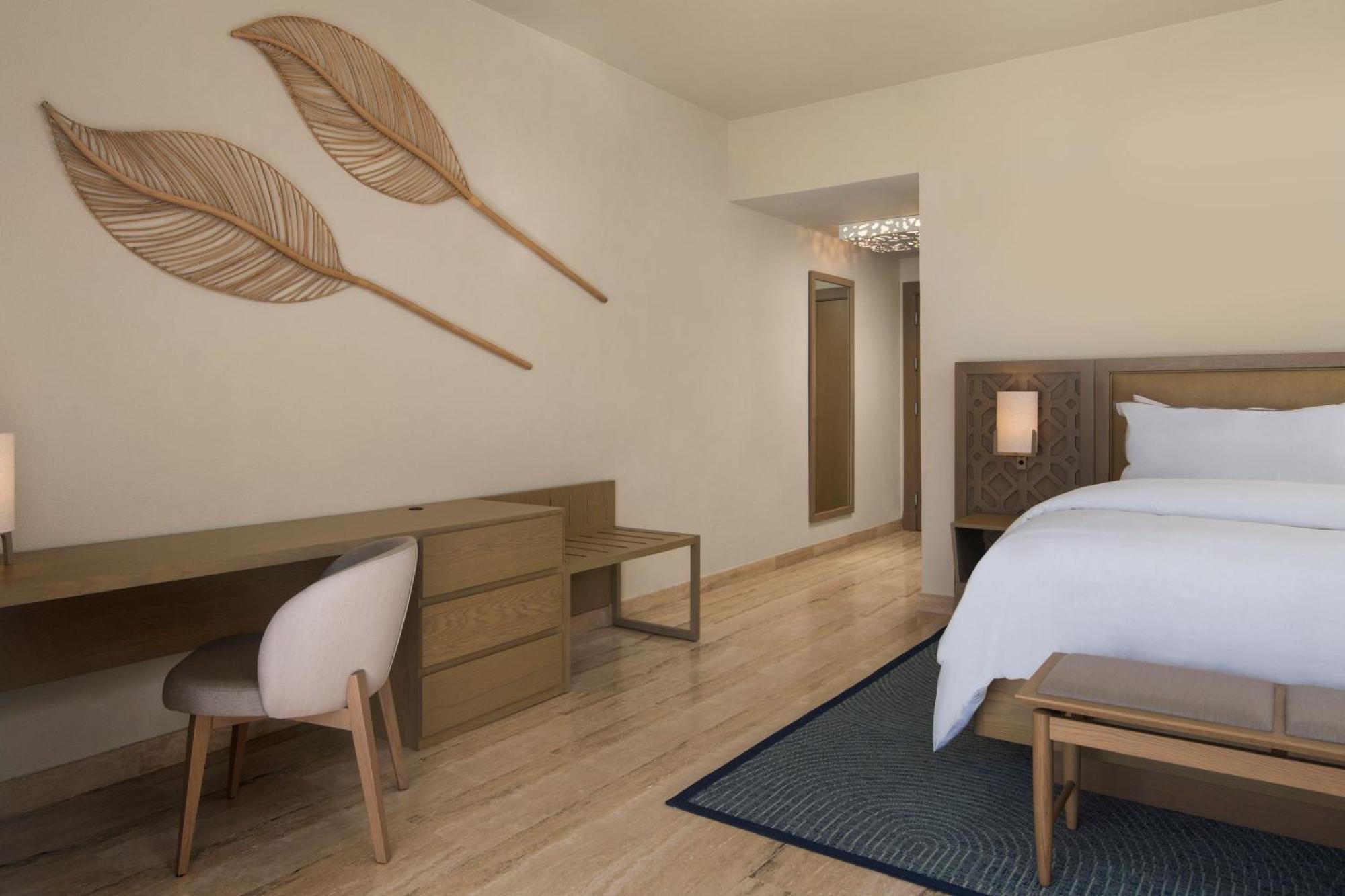 Traditional, Guest room, 1 King,1565575063:JPEG