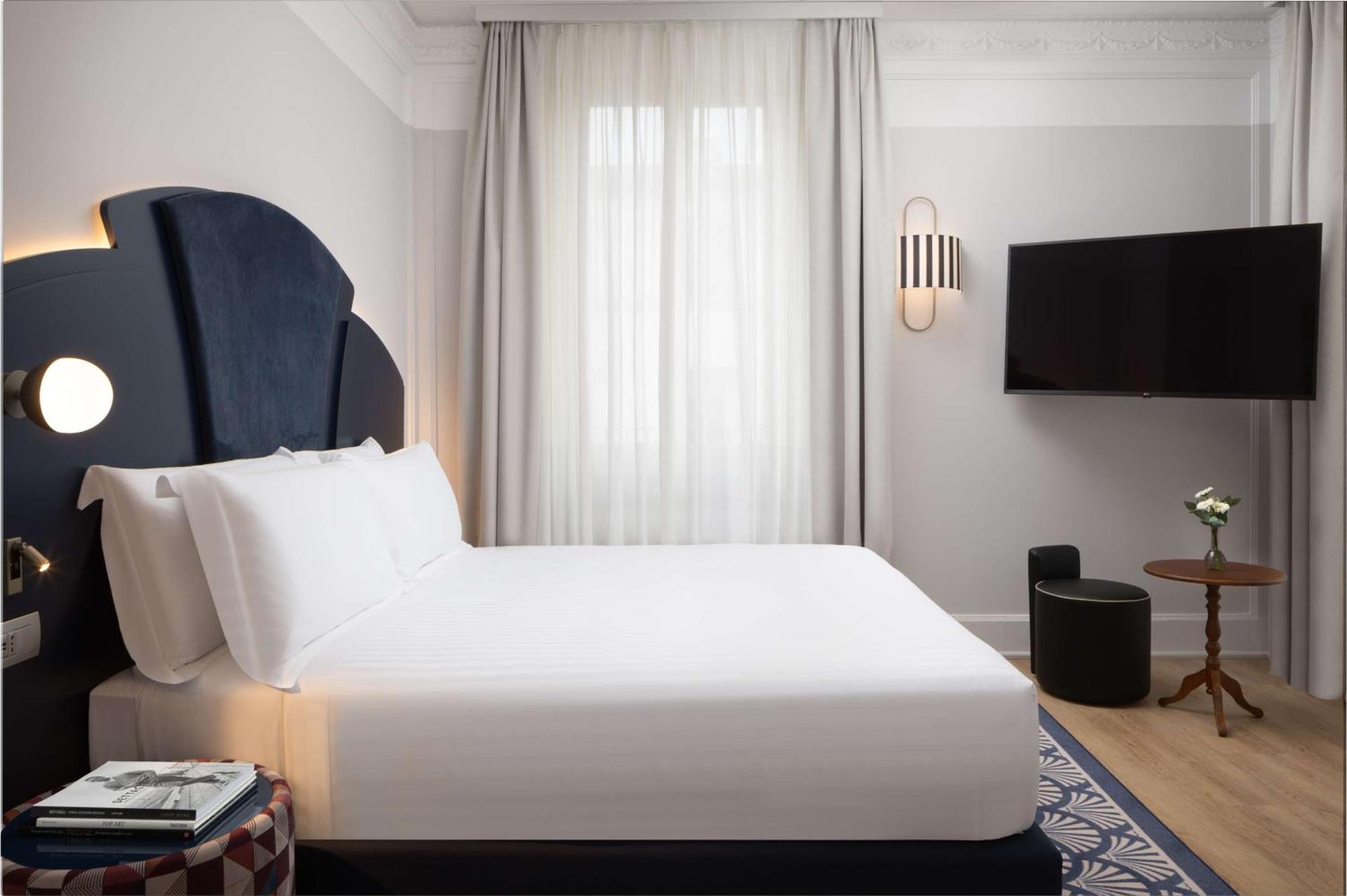 Deluxe King Room with Terrace