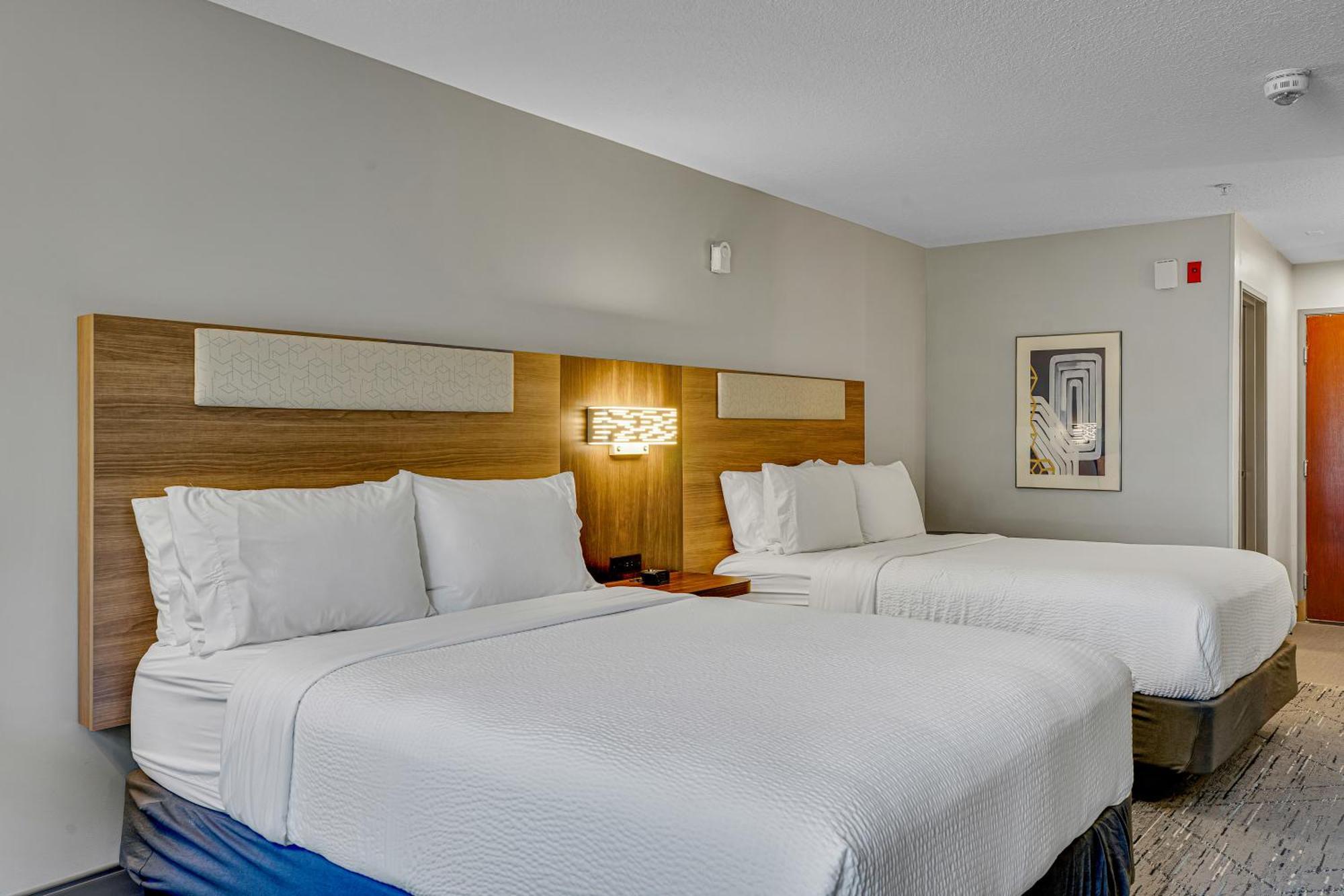 Standard Room with Two Queen Beds