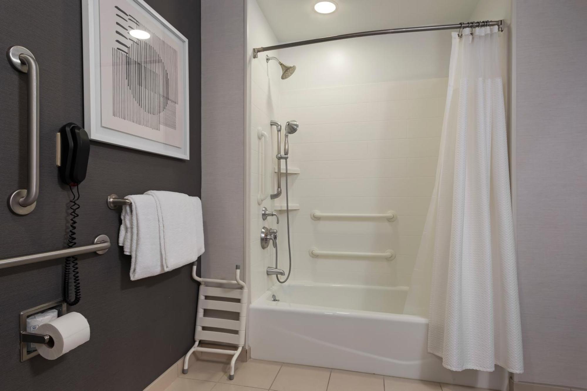 King Room with Adapted Tub - Mobility and Hearing Accessible,1580196494:JPEG