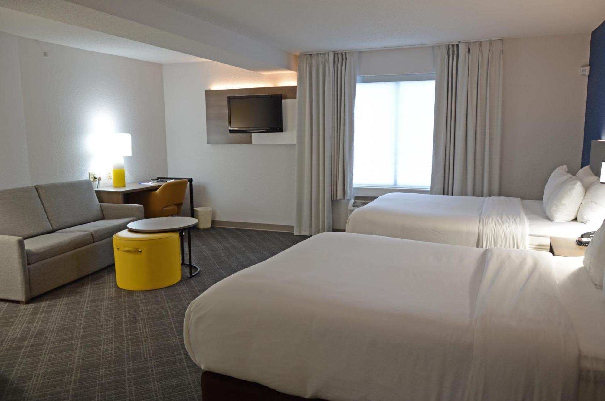 Queen Suite with 2 Queen Beds - Disability Access/Non-Smoking