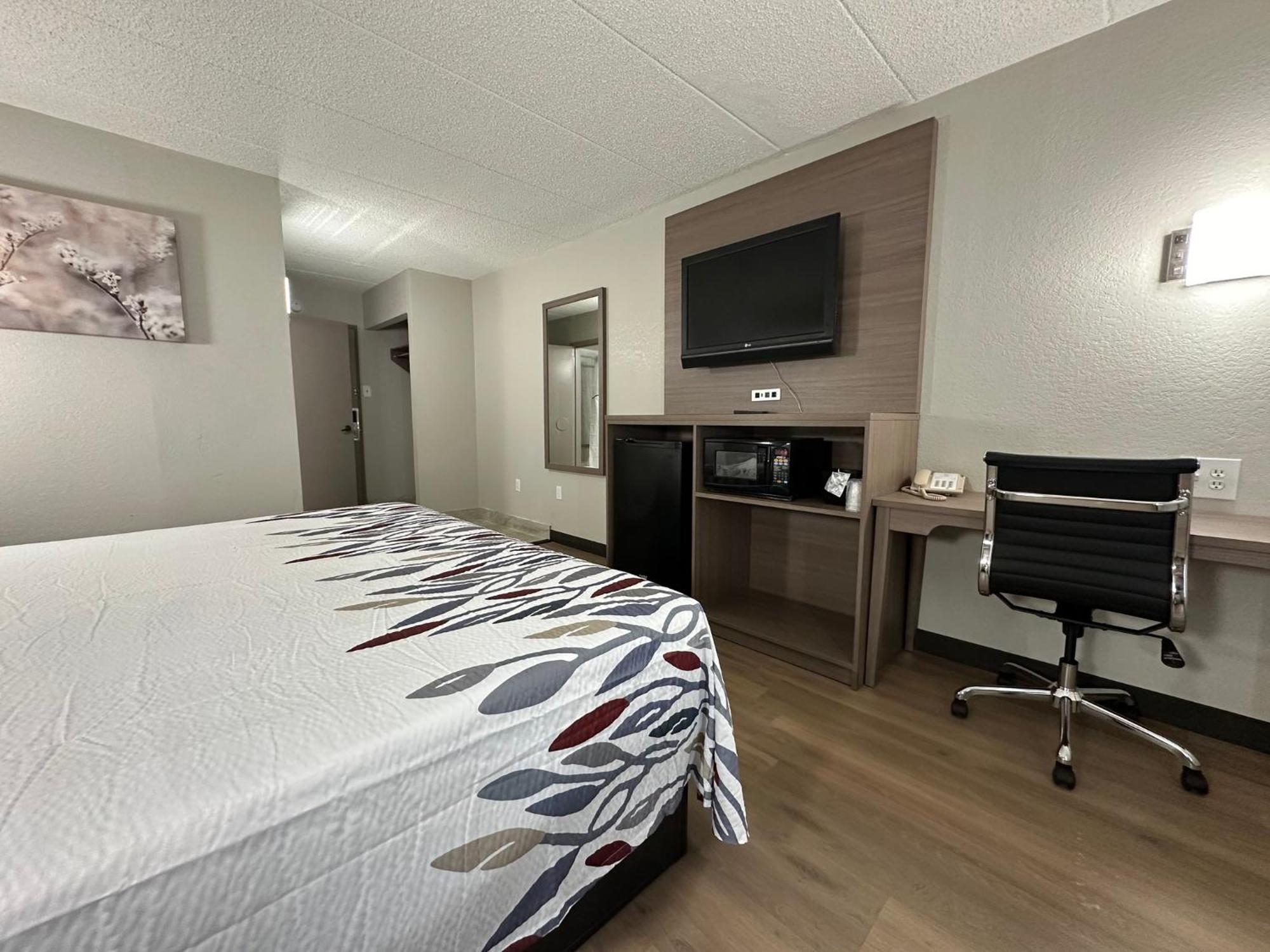 Deluxe King Room Disability Access Non-Smoking