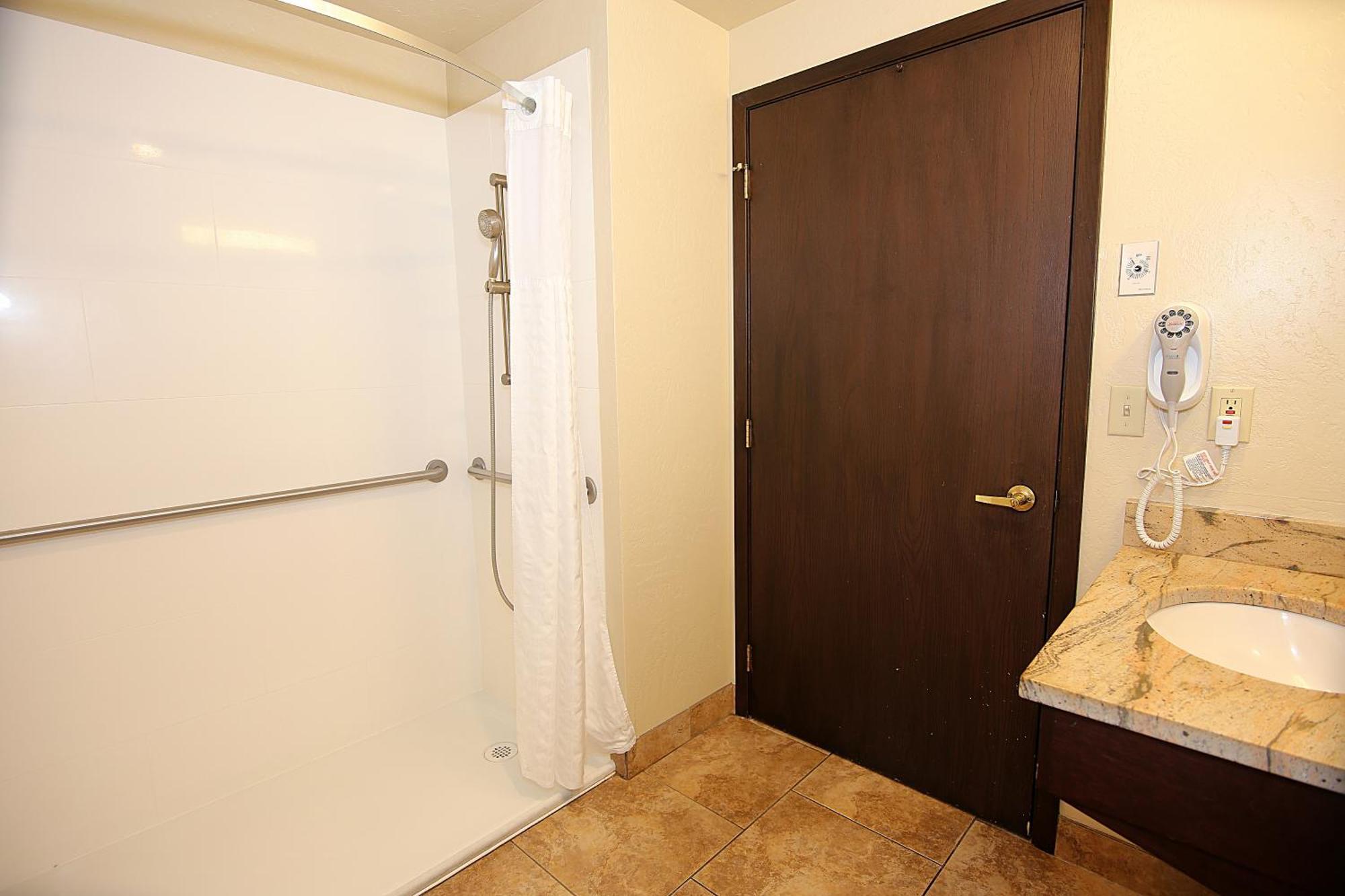 King Room - Accessible/Non-Smoking
