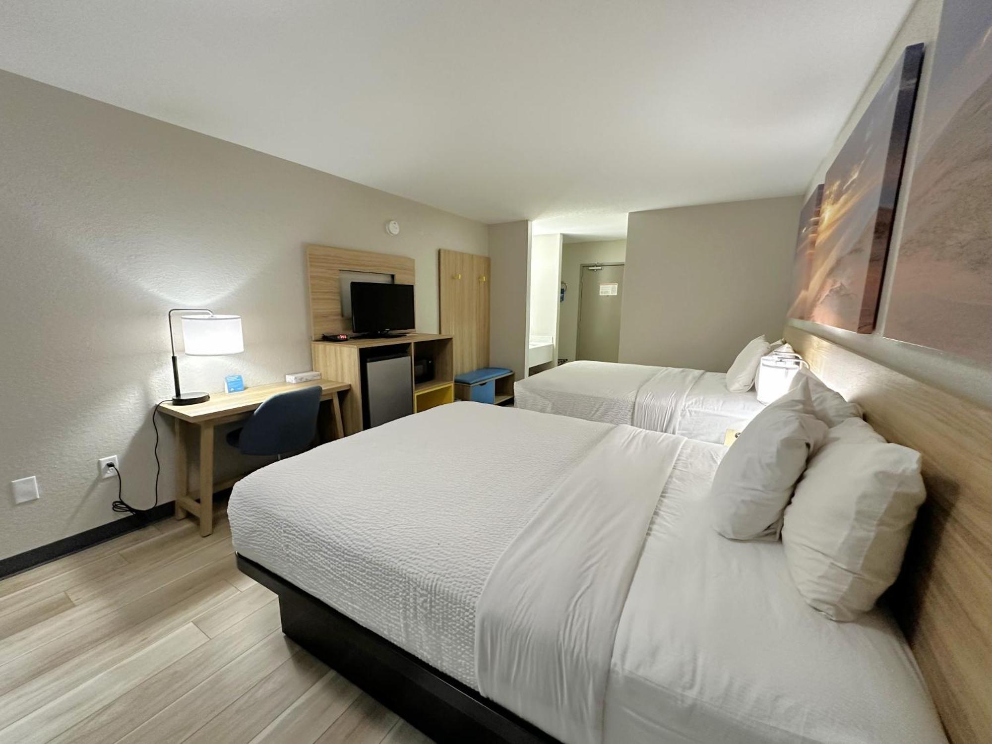 Queen Room with Two Queen Beds - Non-Smoking