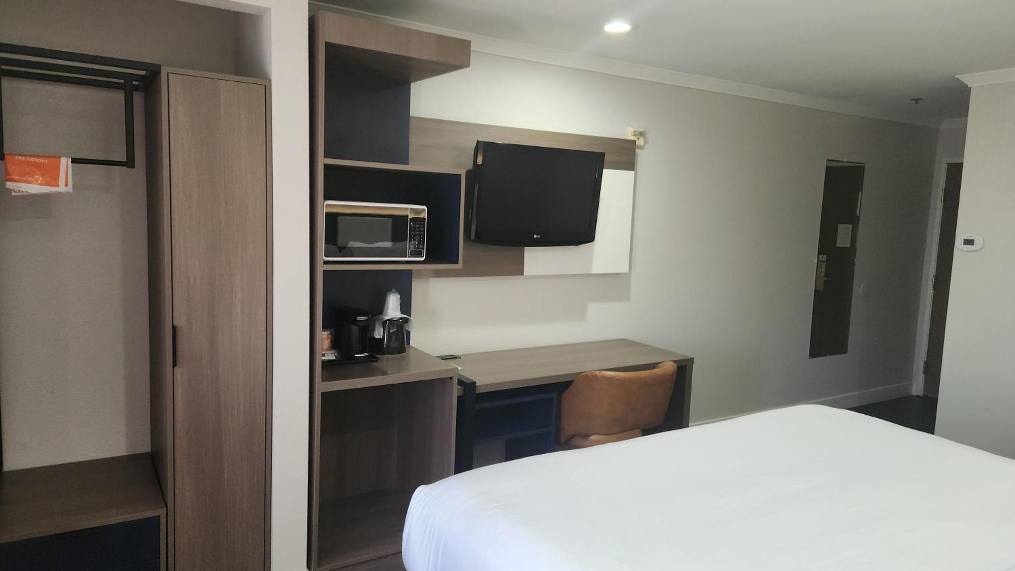One Room Suite - Non Smoking