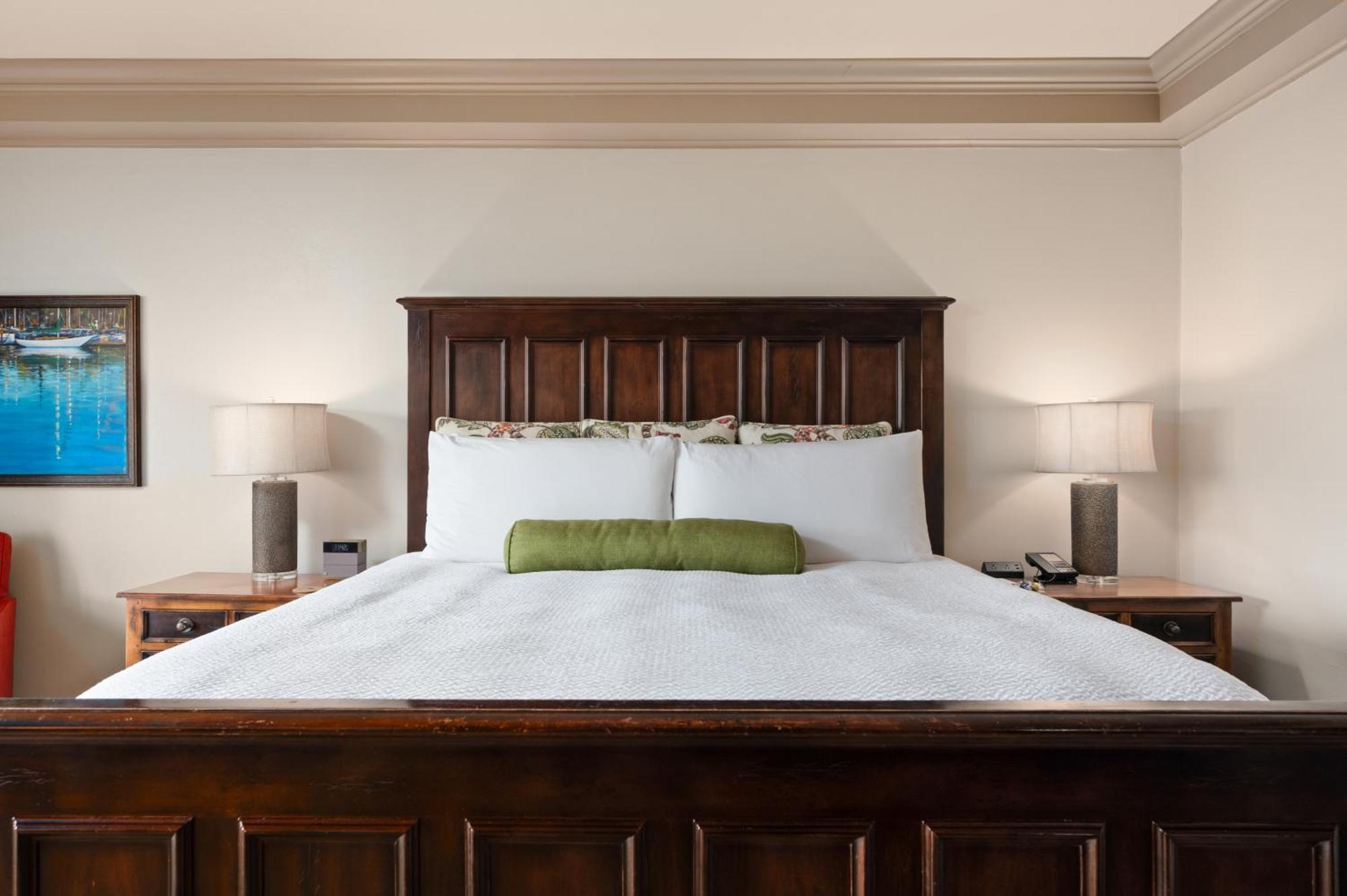 Executive King Room - Plaza View,1584560305:JPEG