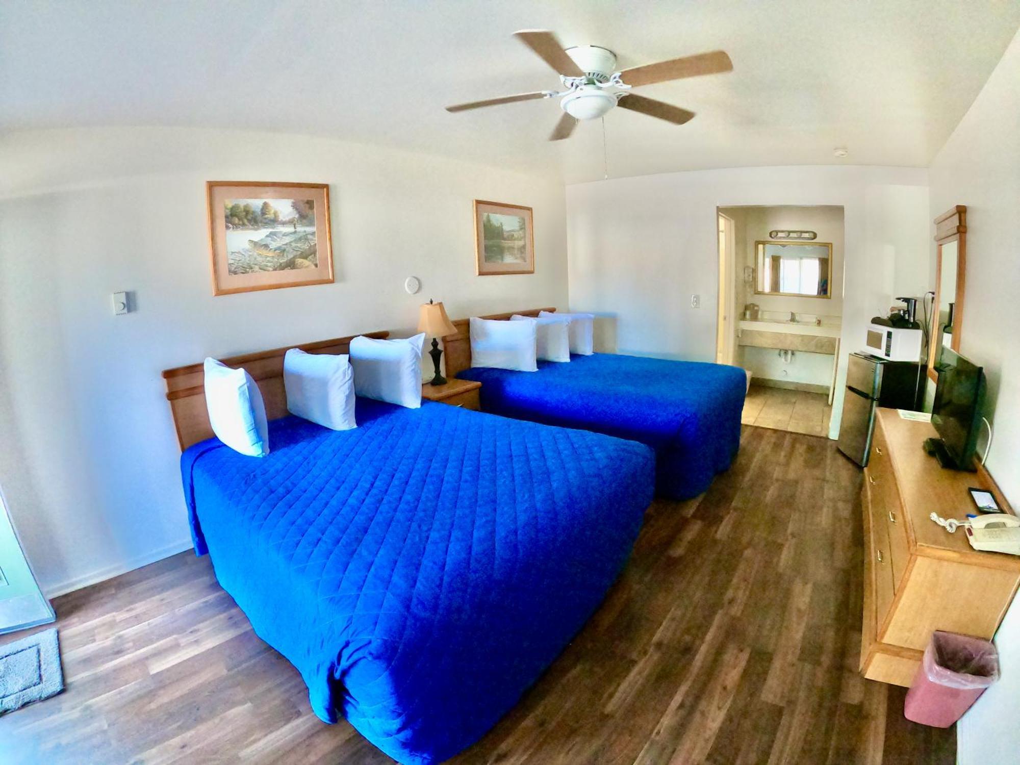 Deluxe Queen Room with Two Queen Beds - NOT Pet Friendly,1584568555:JPEG