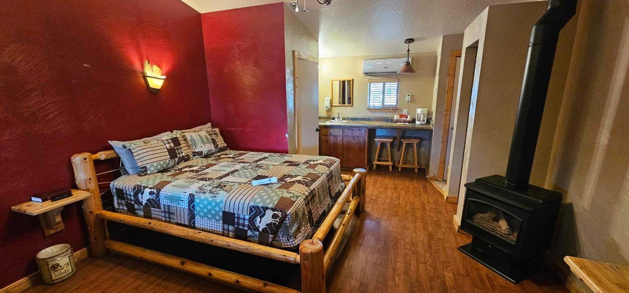 Deluxe Queen Room