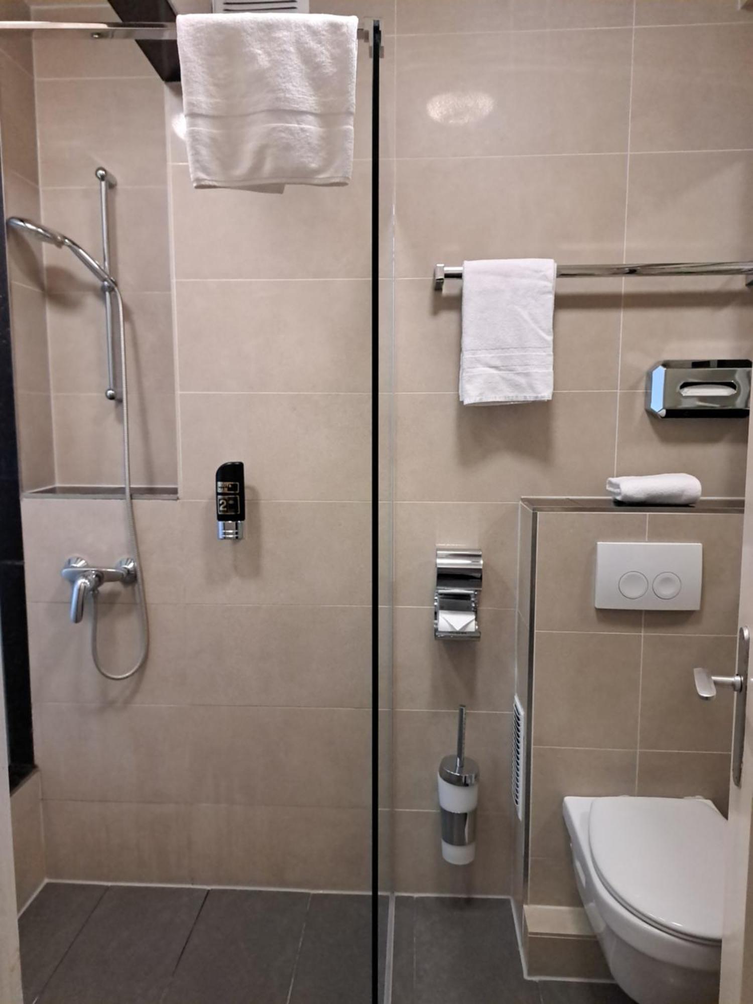 Standard Single Room,1609715243:JPEG