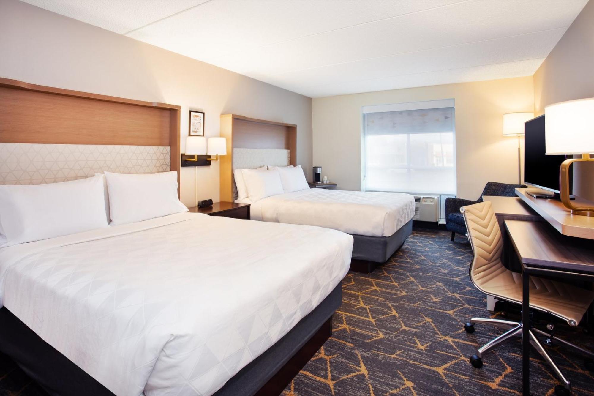 Standard Queen Room with Two Queen Beds,1587518458:JPEG