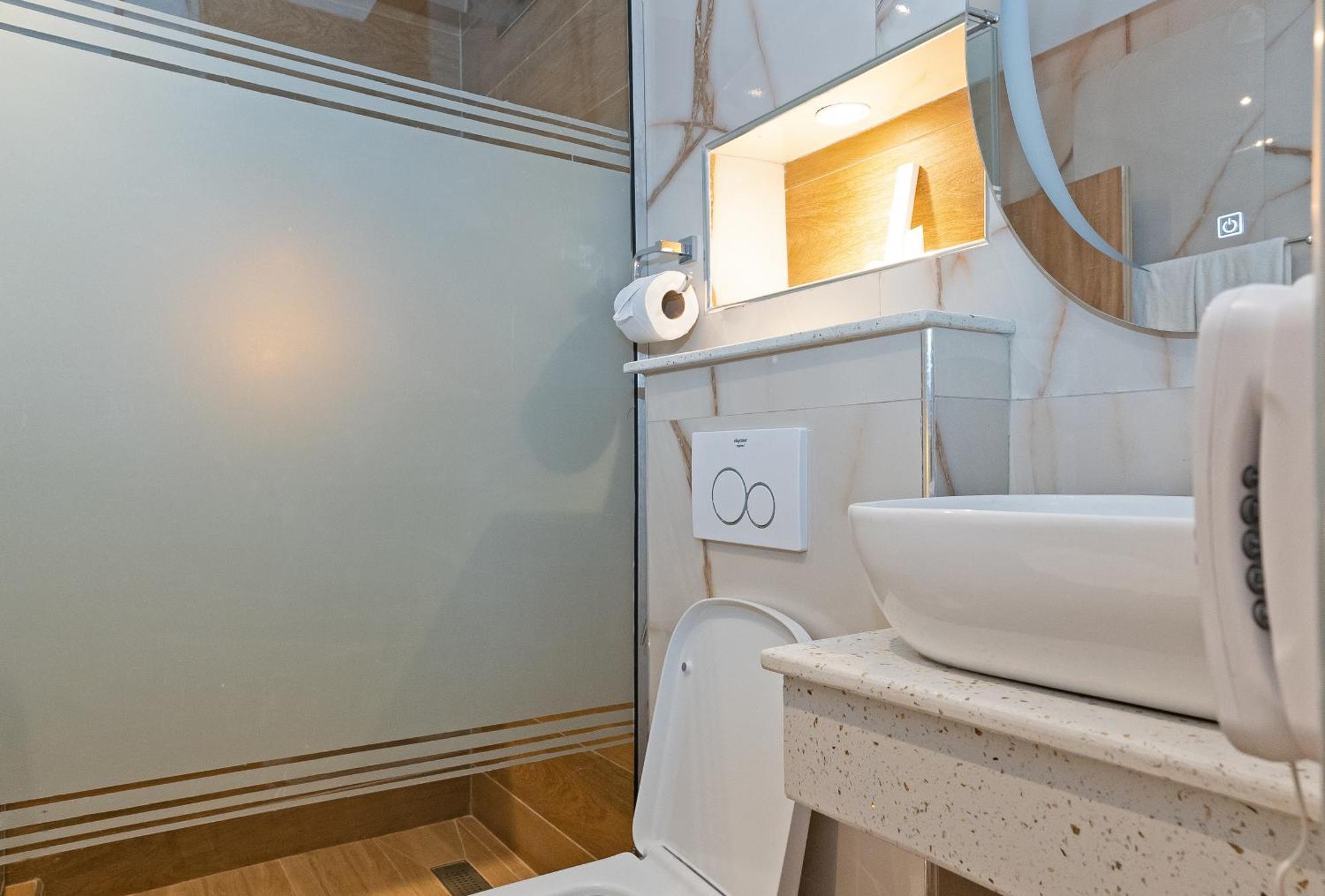 Deluxe Room,1587706543:JPEG