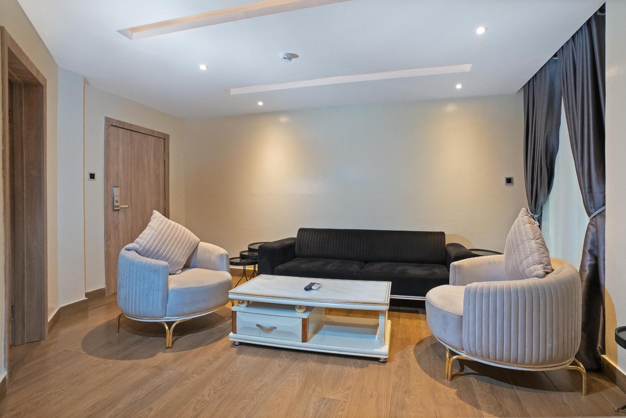 Standard Suite,1587706531:JPEG