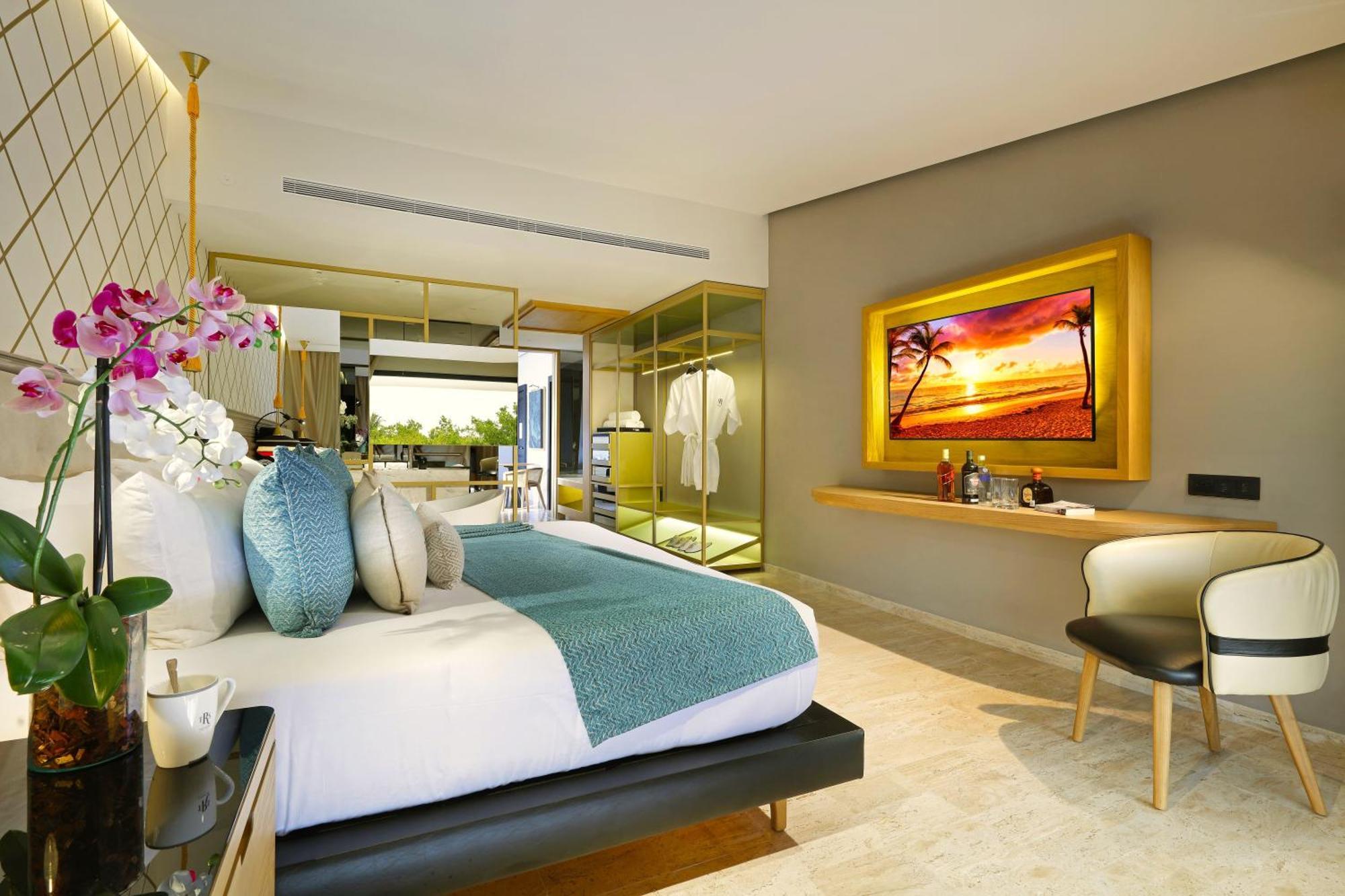 Suite Poolside