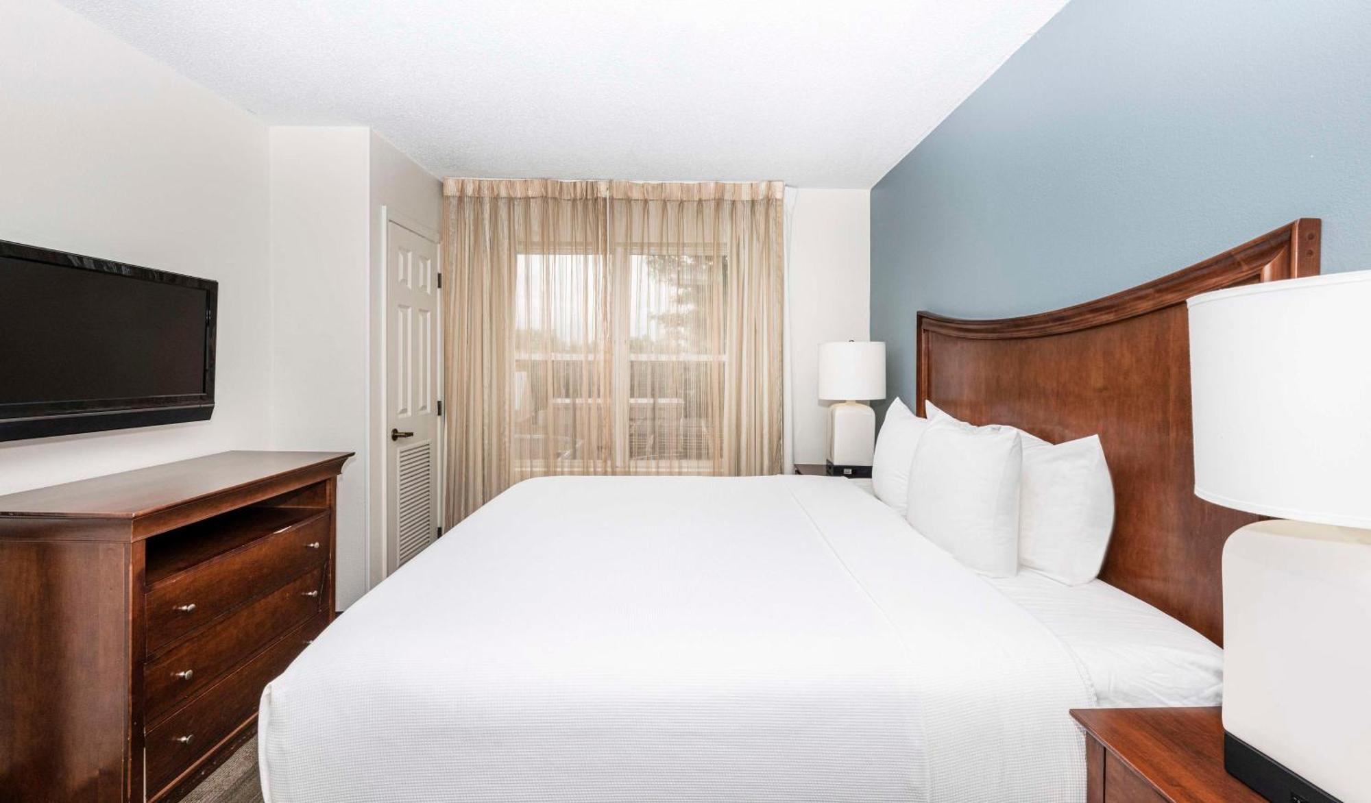 One-Bedroom King Suite