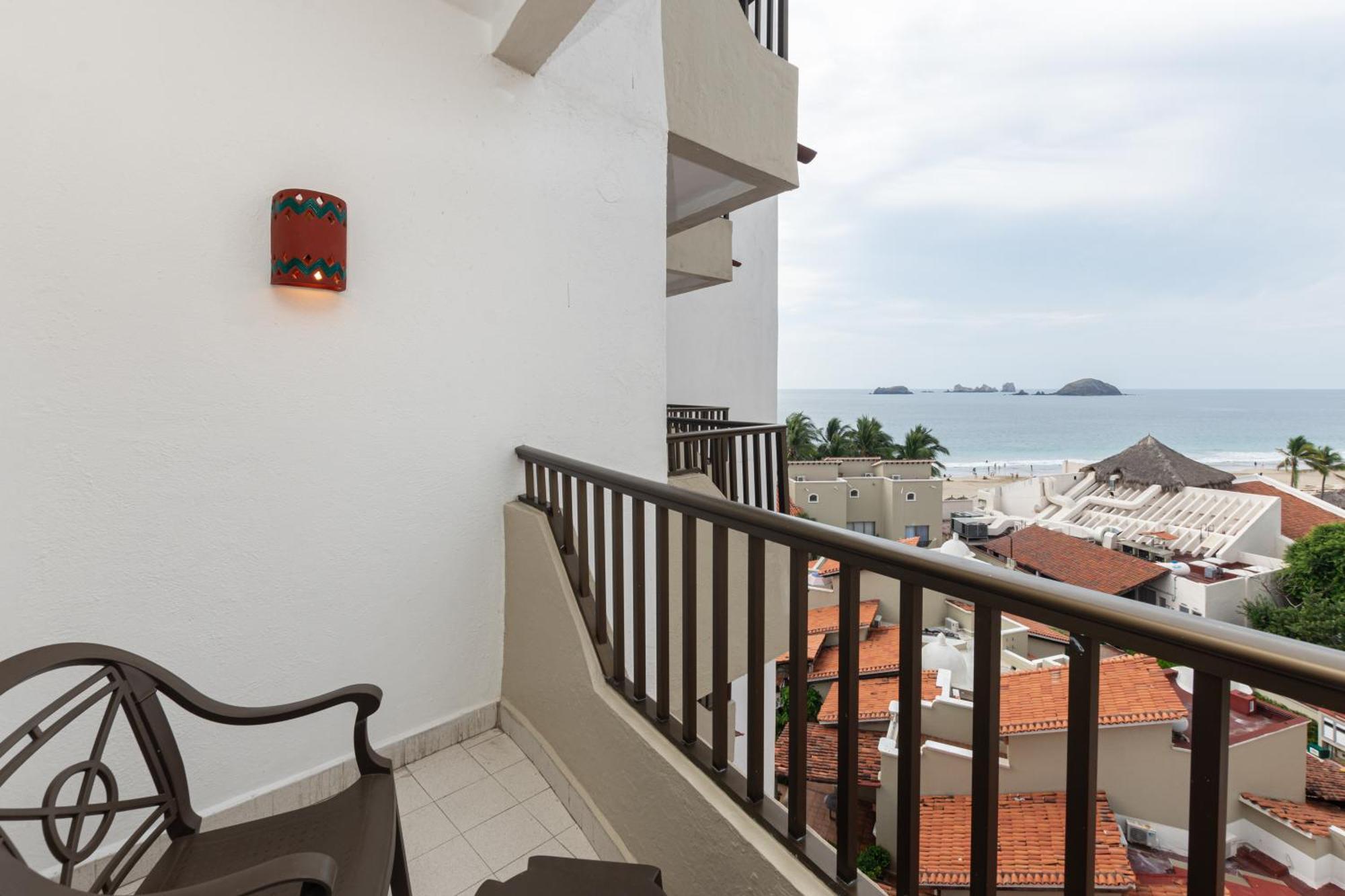 Deluxe King or Double Room with Partial Ocean View,1589562956:JPEG