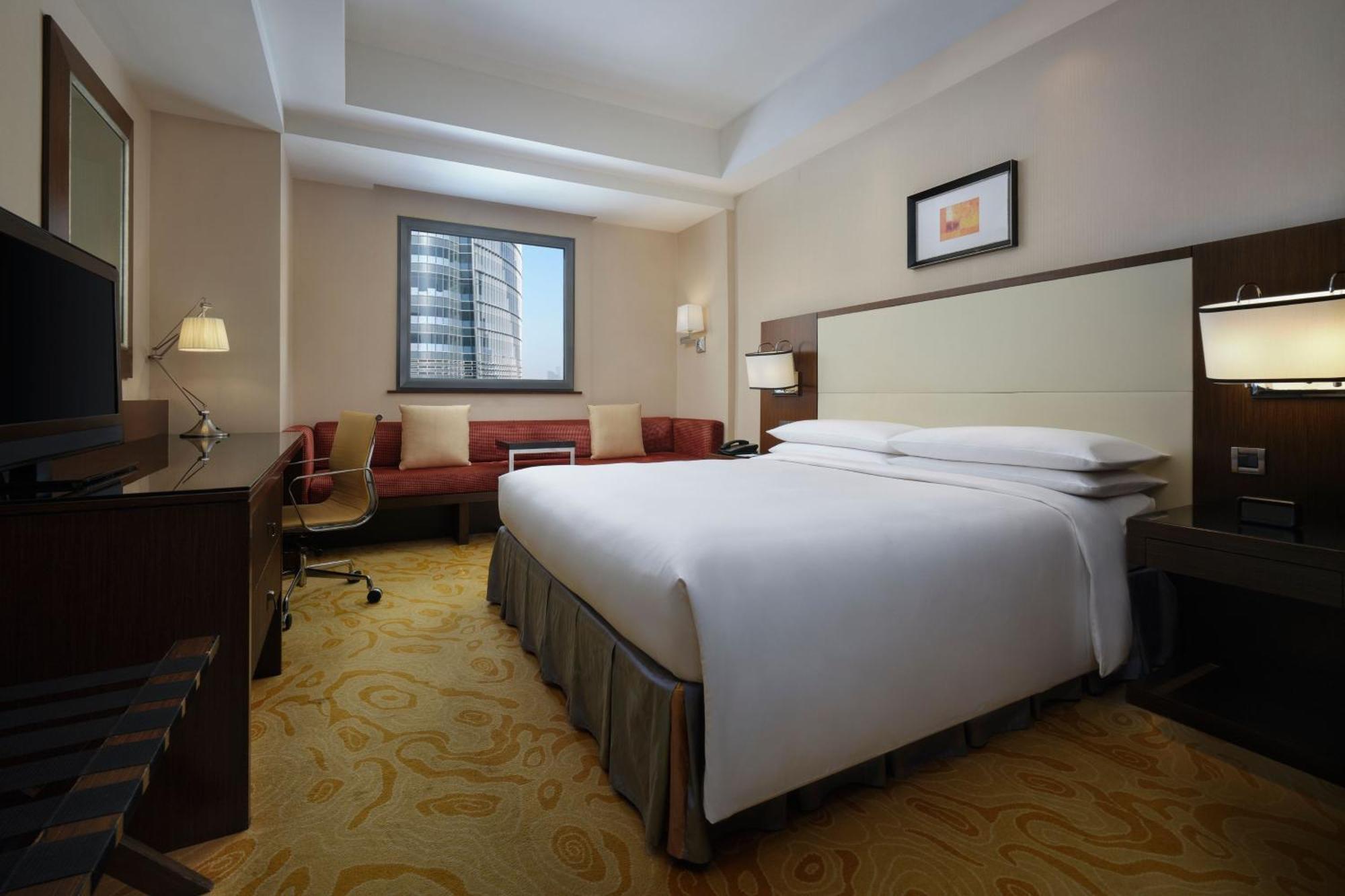 Family Connecting Rooms - Executive Lounge Access