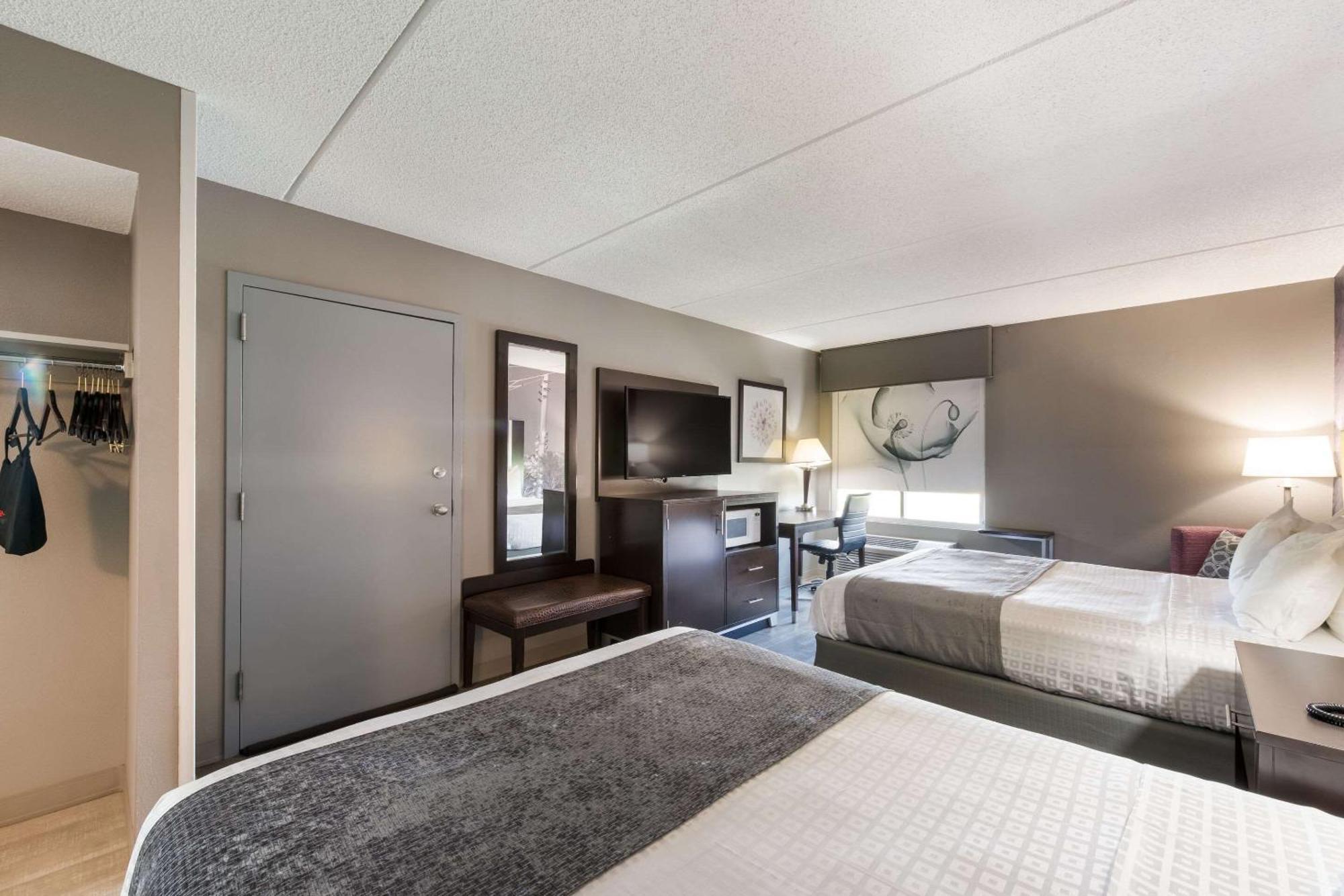 Queen Room with Two Queen Beds - Non-Smoking