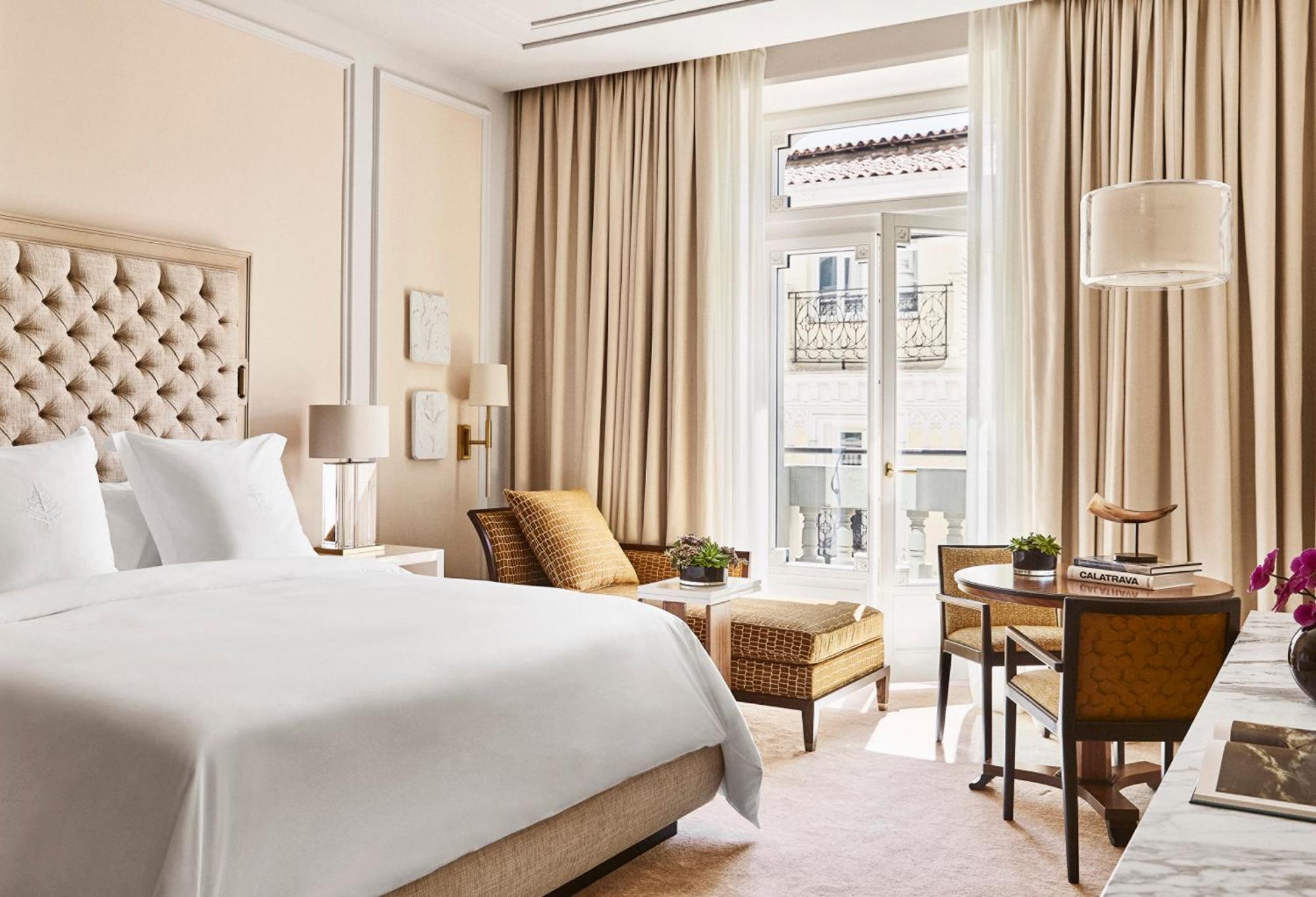 Deluxe Room with Juliet Balcony