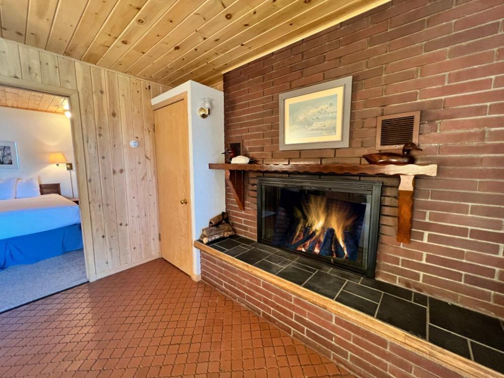 Suite with Lake View