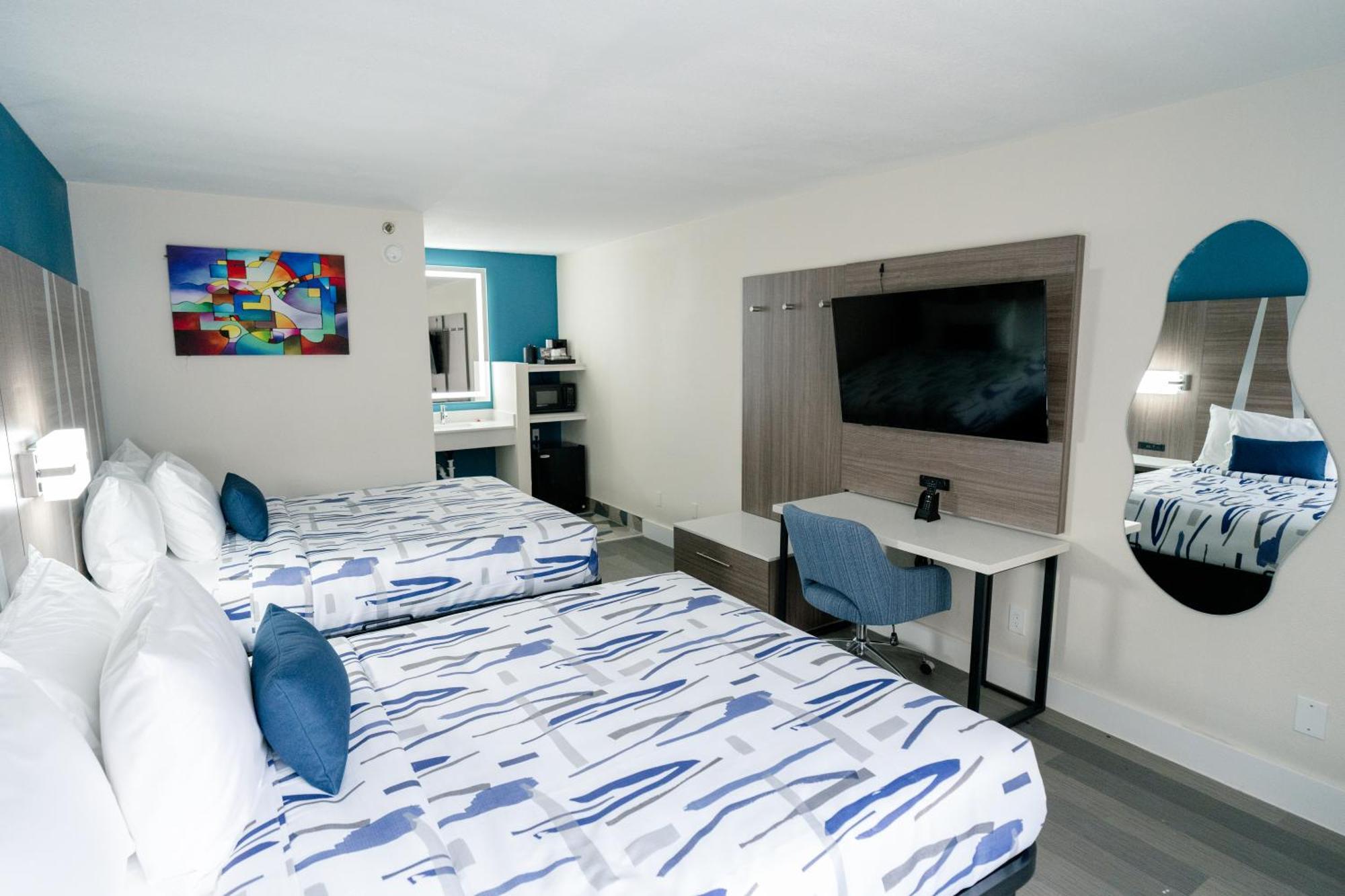 Queen Room with Two Queen Beds - Non-Smoking