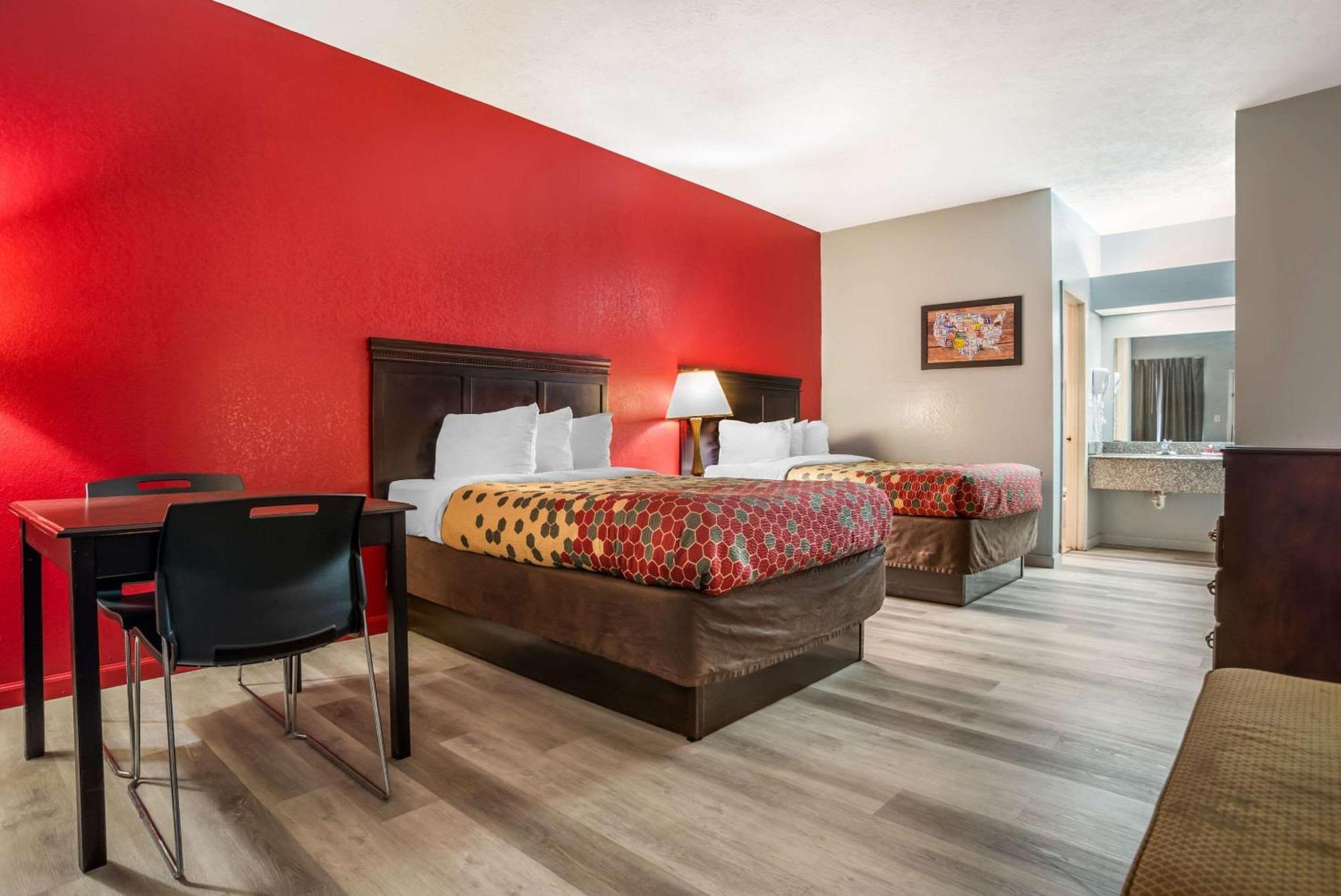 Double Room with Two Double Beds - Smoking